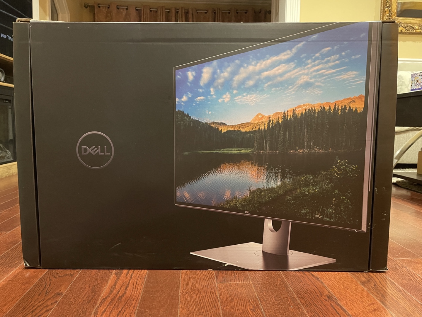 Dell UltraSharp 32 8K Monitor