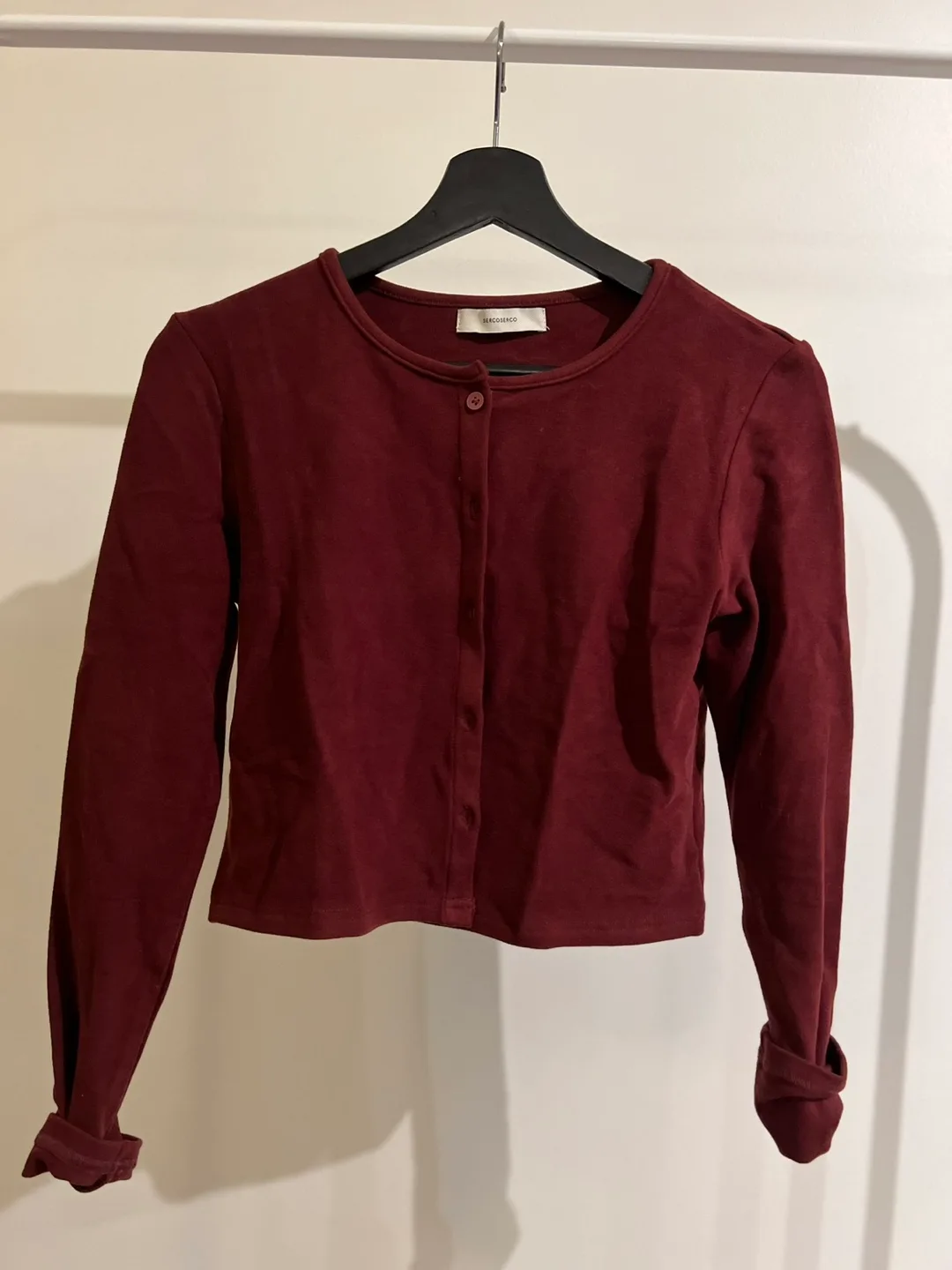 Burgundy Cropped Cardigan image indicator(3)