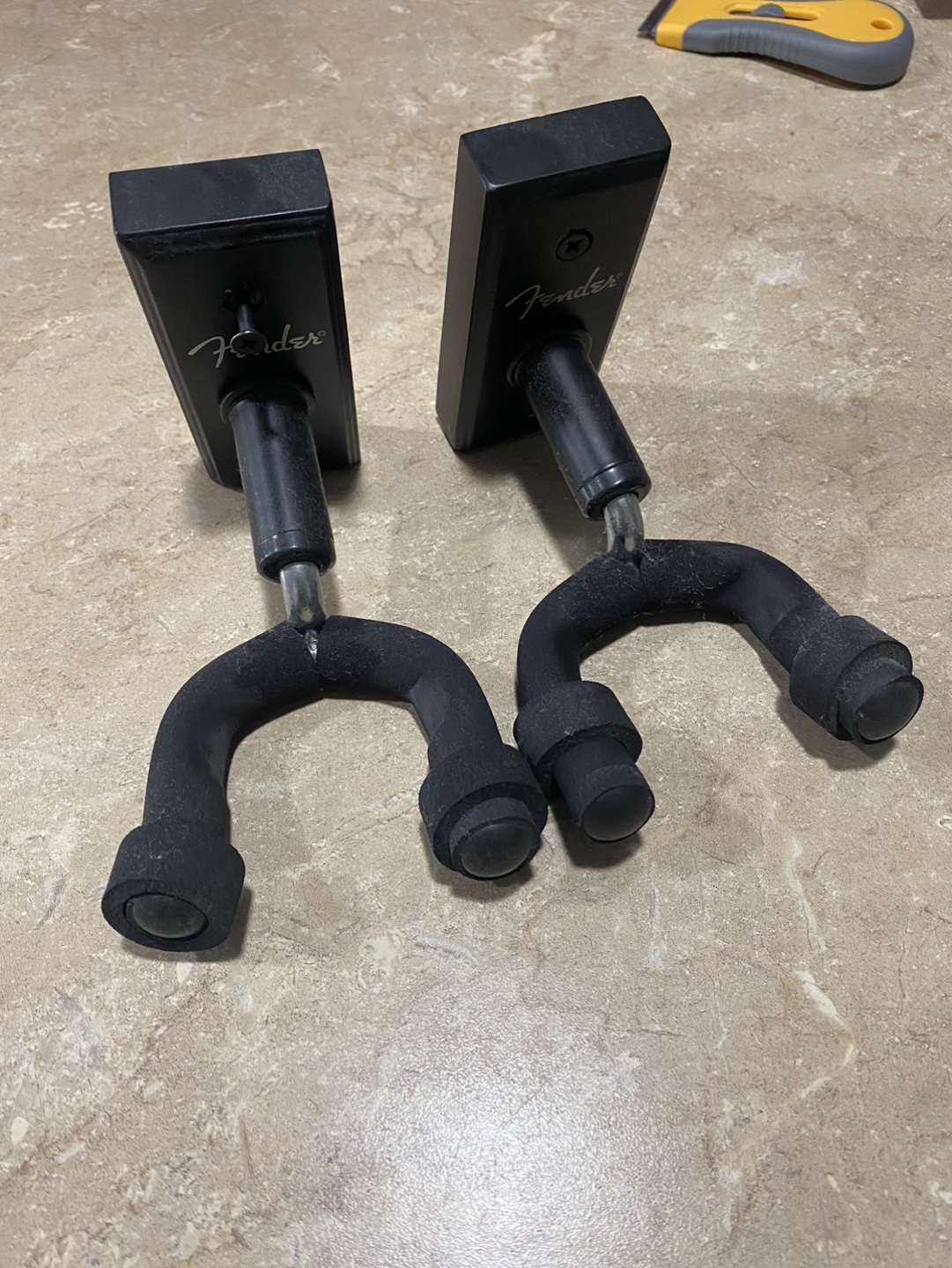 Set: 2 Fender Guitar Wall Mount Hanger - photo 2