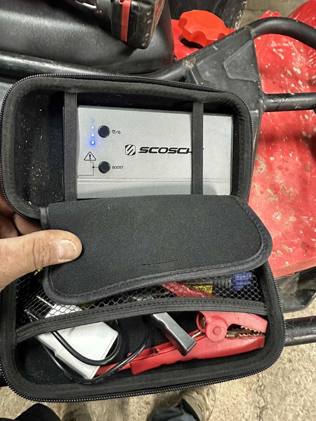 Scosche Portable Jump Starter - photo 2