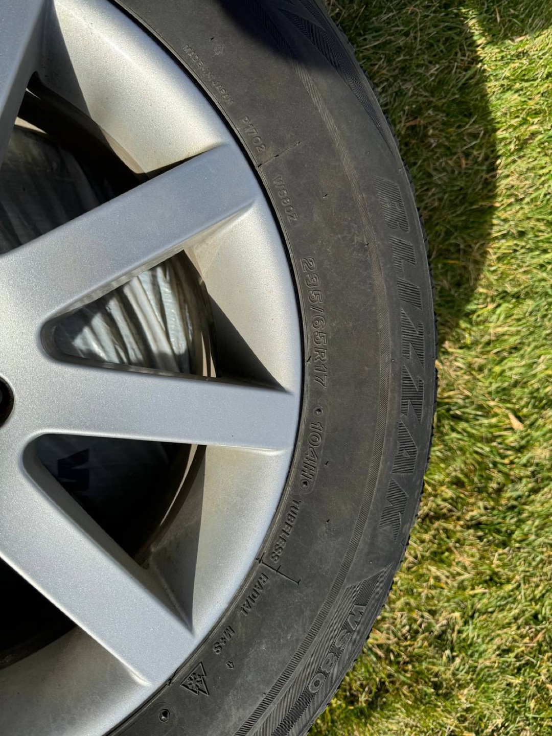 Volvo Wheel and Tire - photo 2