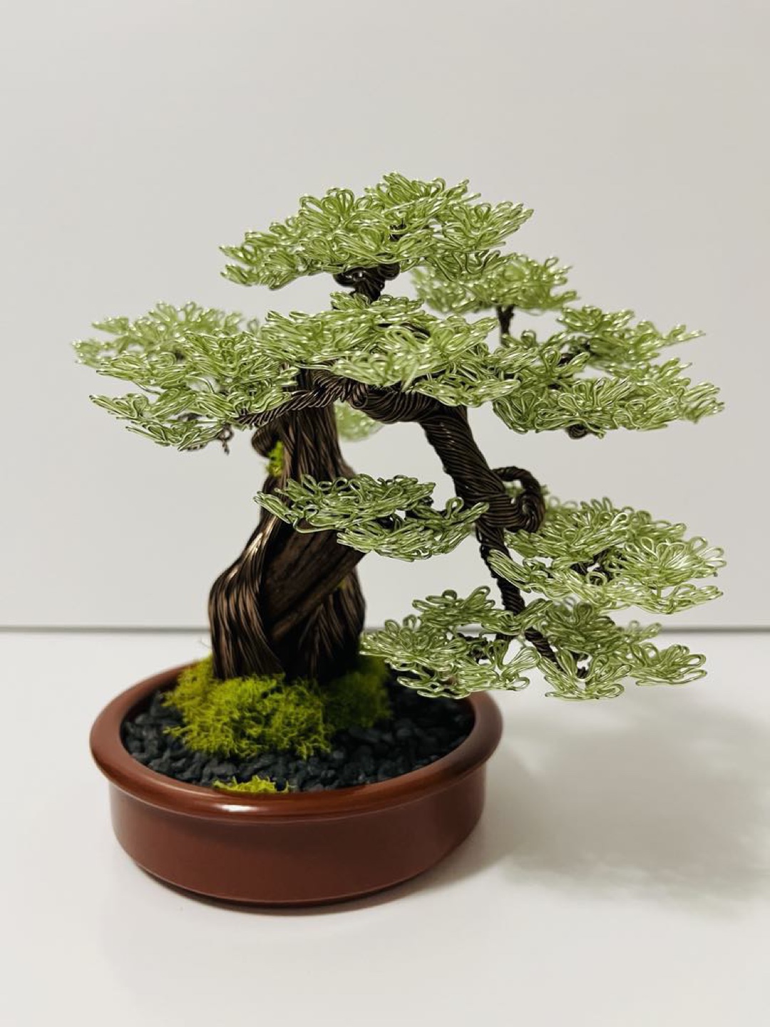 Sculptured wire bonsai