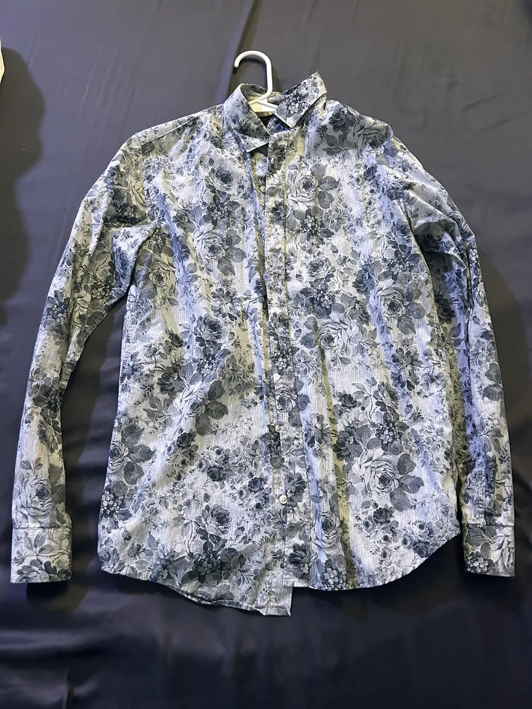 Long Sleeve Dress Shirts image indicator(3)