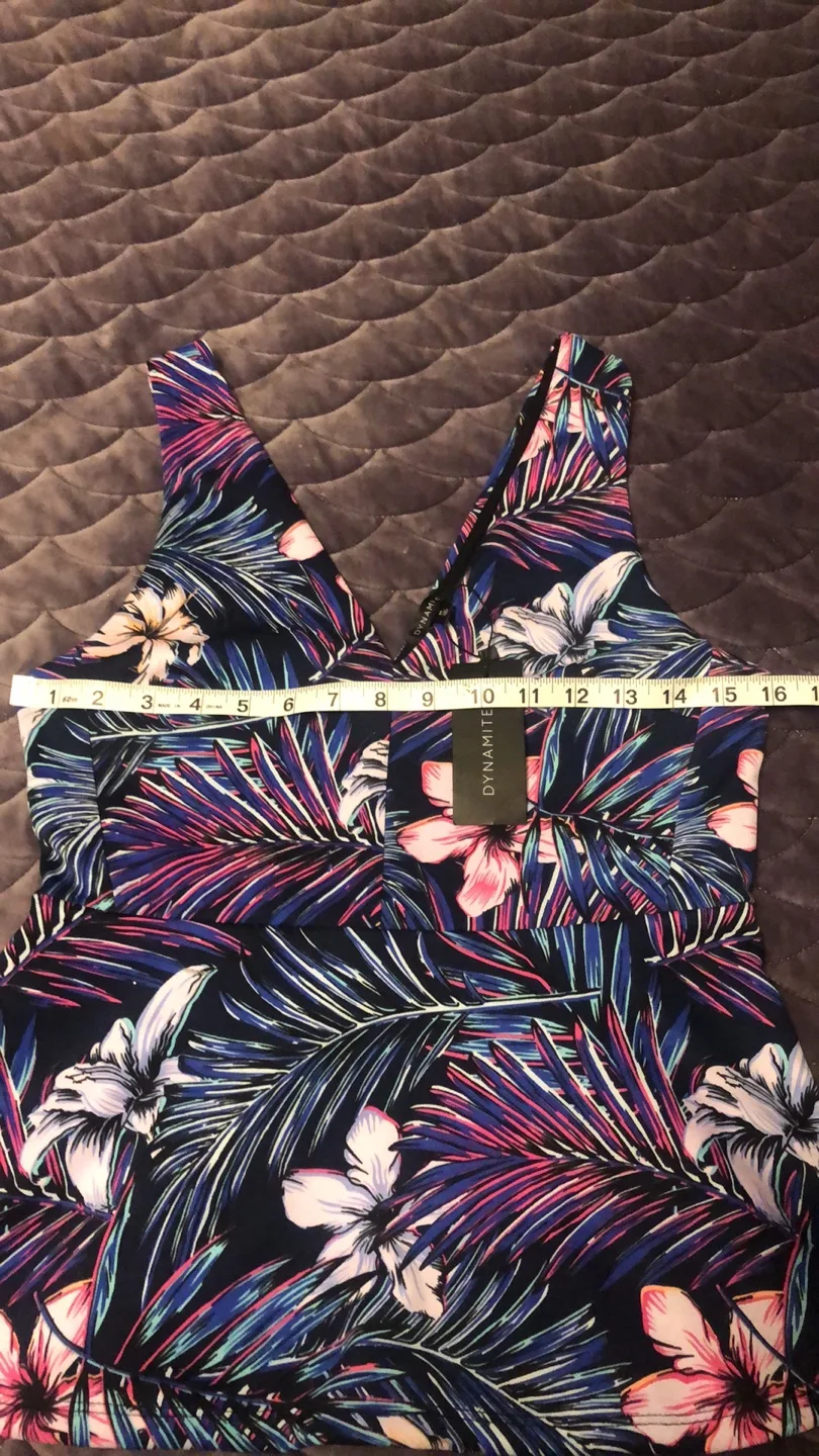 Dynamite Floral Top Size M image indicator(2)