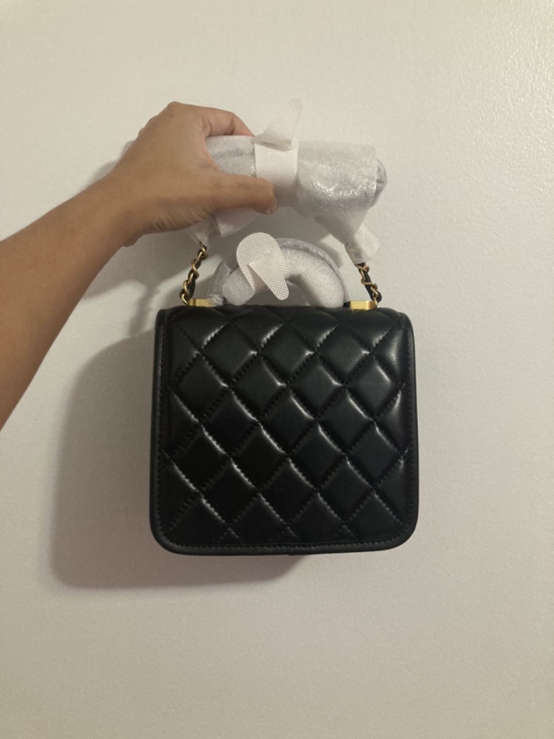 Black Quilted Turn Lock Crossbody Shoulder Bag - photo 2