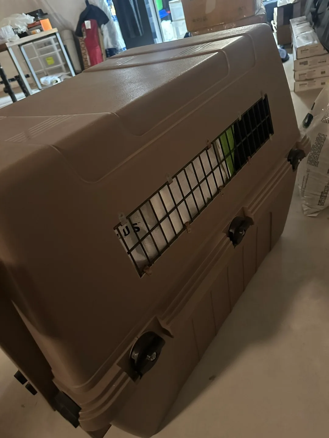 Dog Crate, Clothes and Accessories image indicator(2)