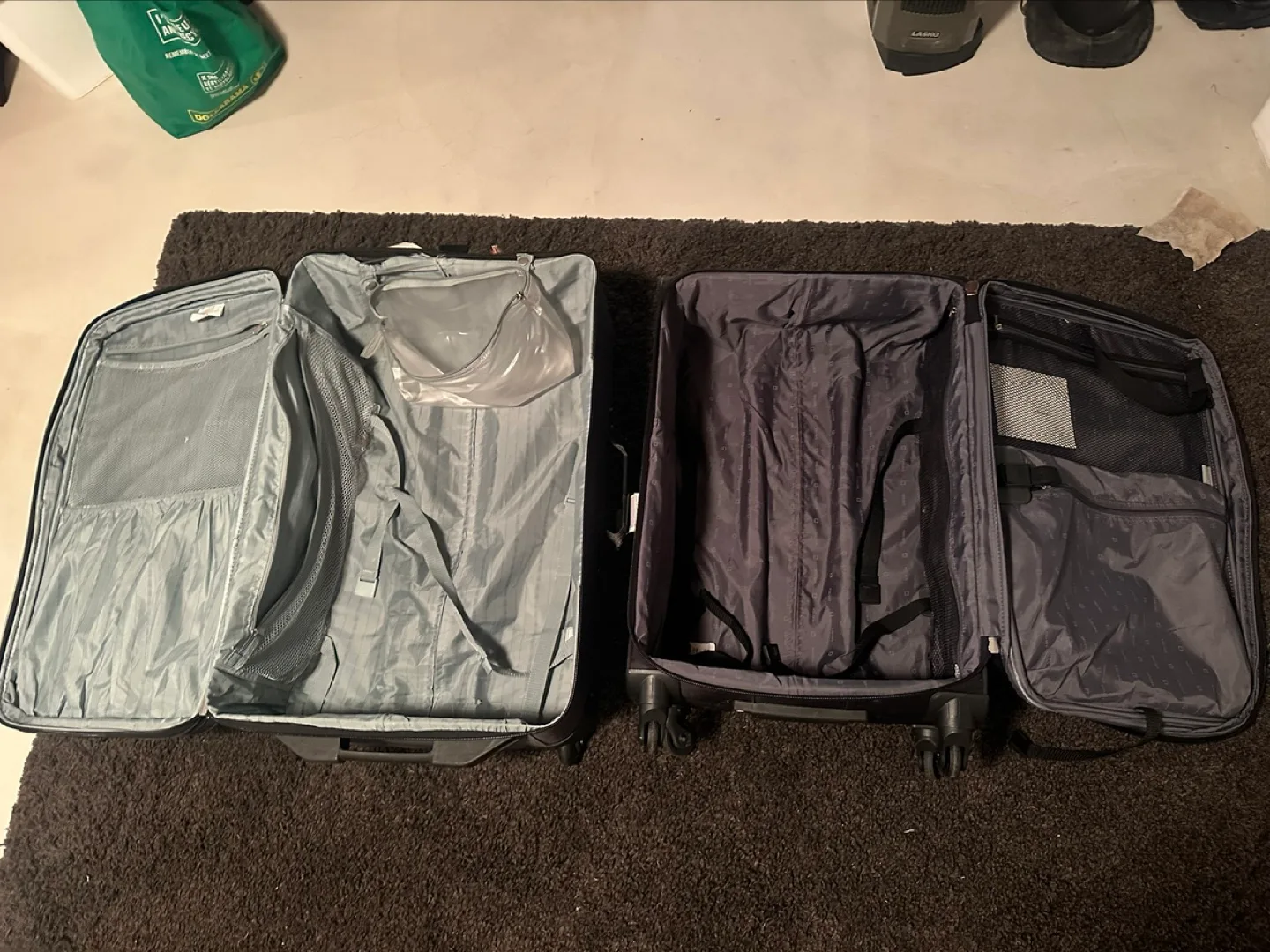 2 Suitcases image indicator(2)