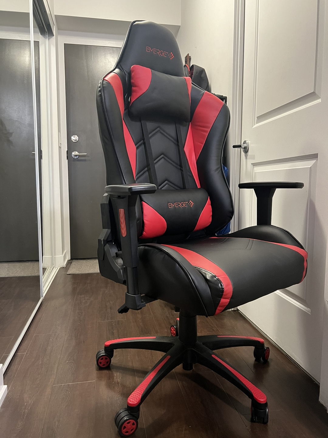 Emerge Gaming Chair - Like New!
