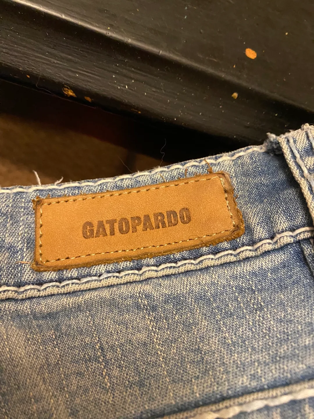 Ladies designer jeans image indicator(4)