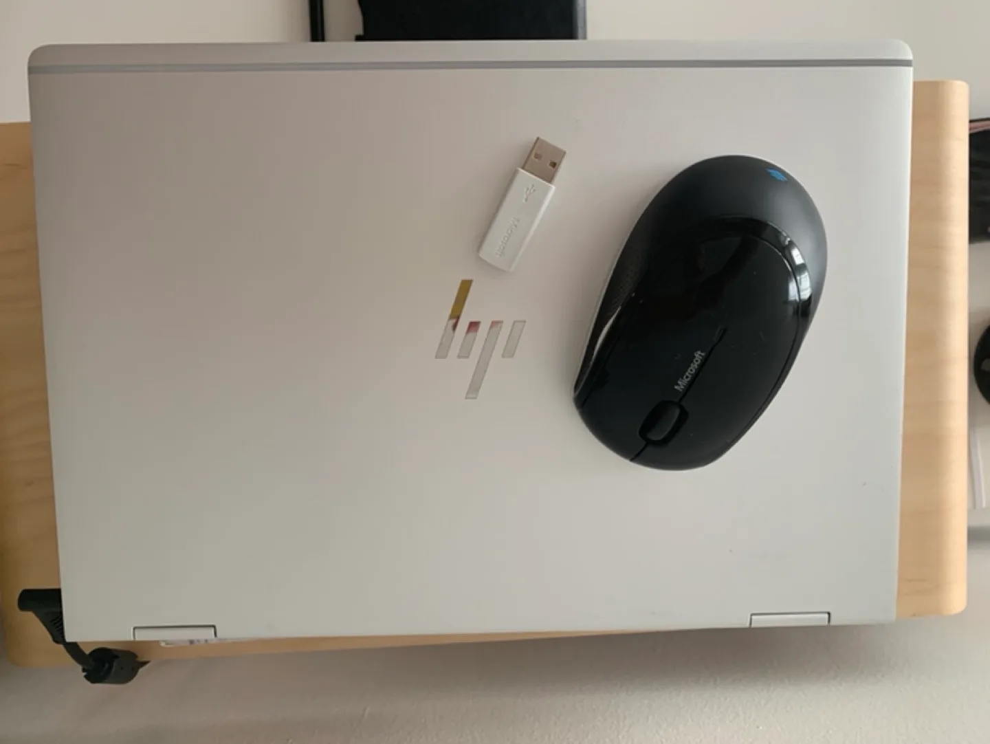 Fully Loaded HP EliteBook Laptop and Tablet 2-in-1 (2018) image indicator(4)