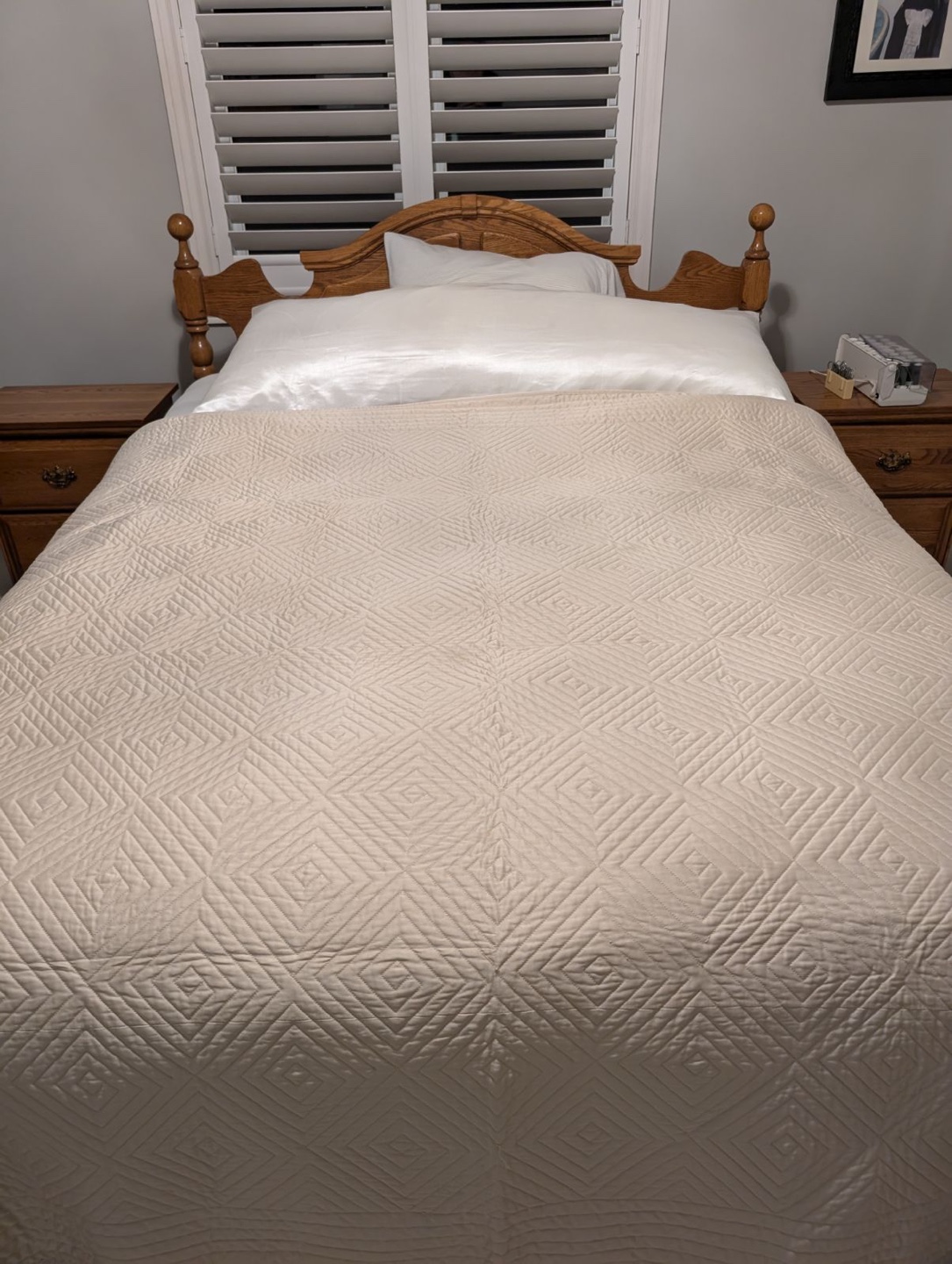 Cream Quilt bedspread