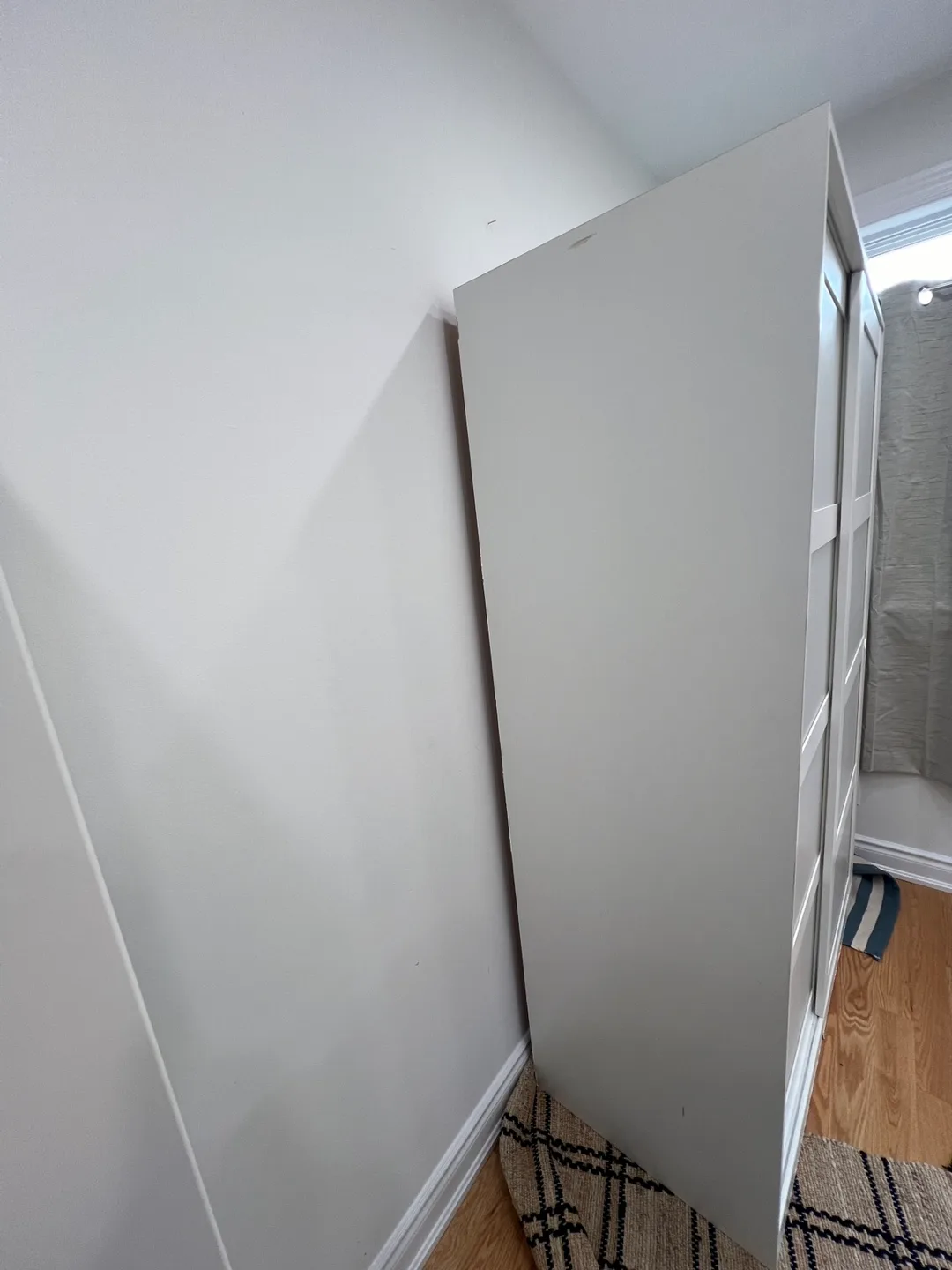 White Sliding Door Closet image indicator(2)