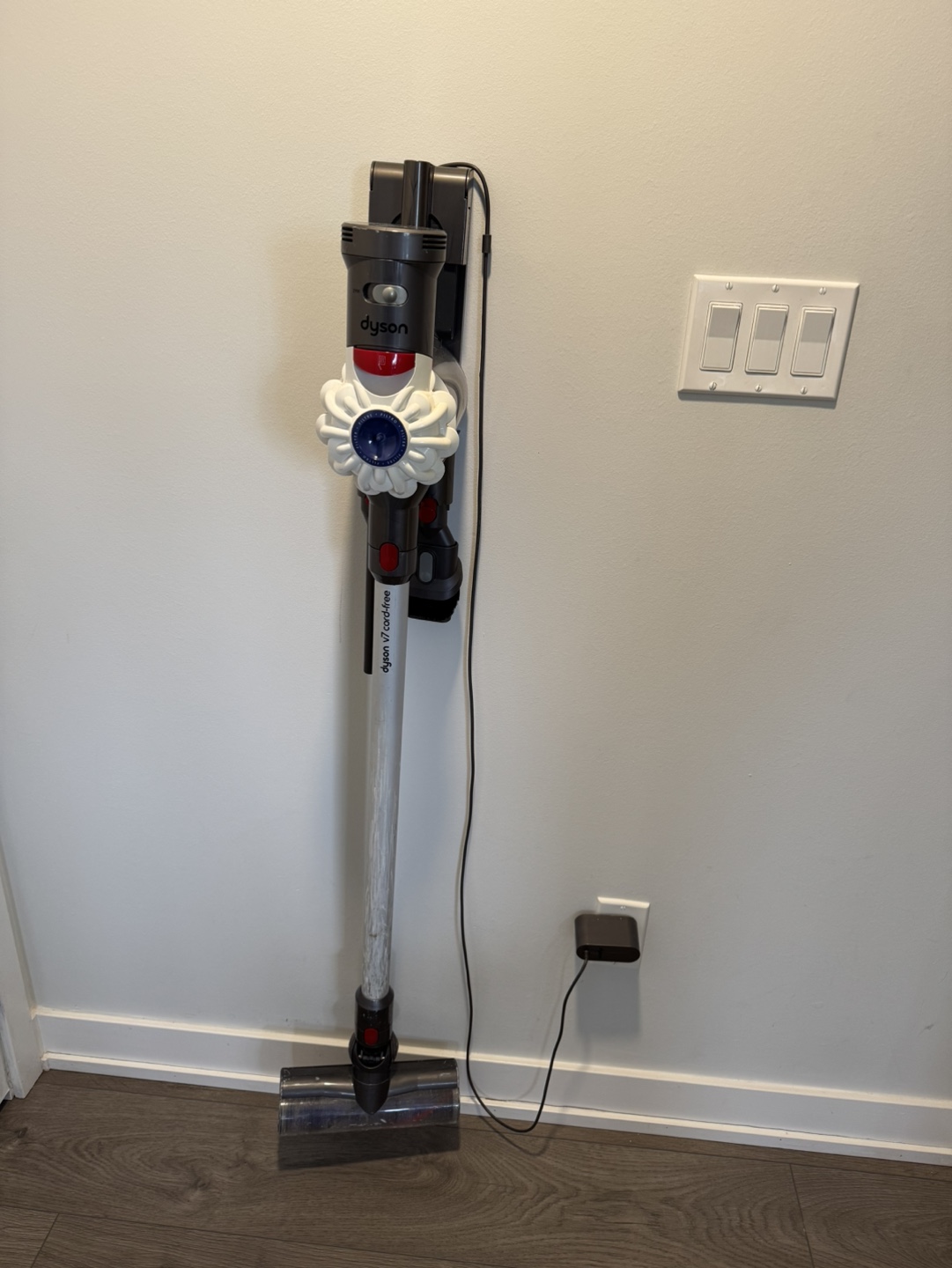 Dyson V7 Cord-Free Vacuum - photo 2