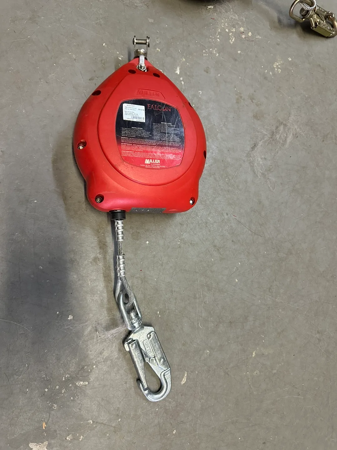 Miller Falcon Self-Retracting Lifeline image indicator(4)