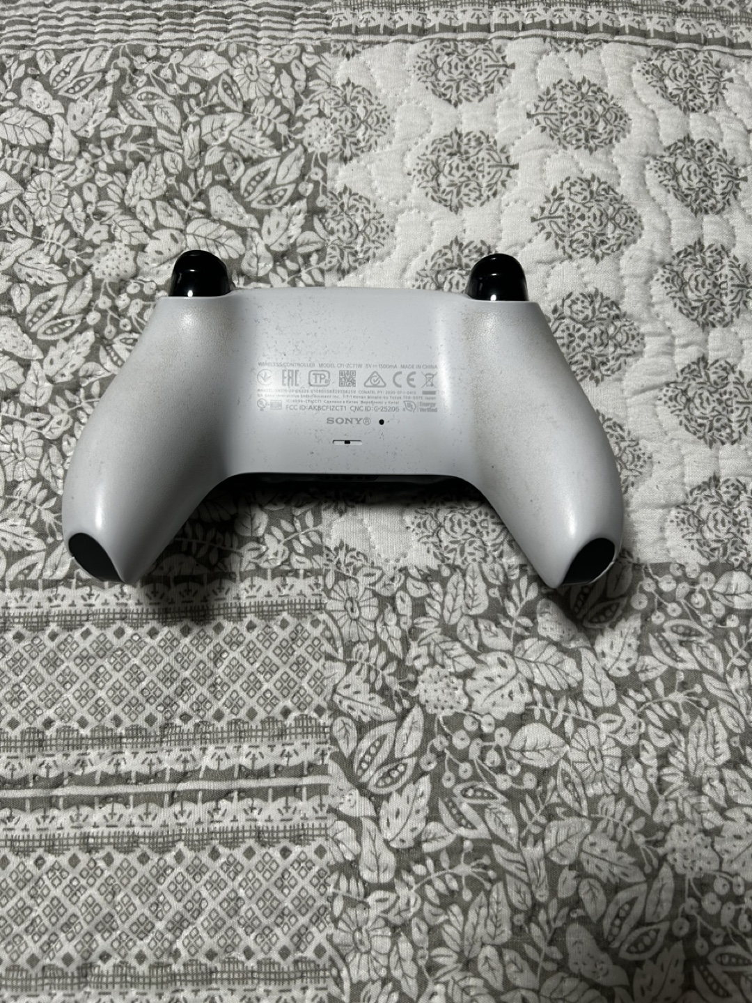 PS5 DualSense Wireless Controller - White