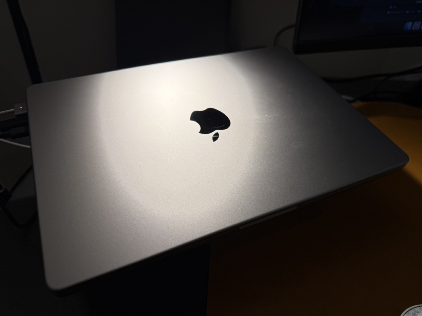 MacBook Pro M1 Pro 2021 14" 32GB Ram 1TB Storage - photo 4