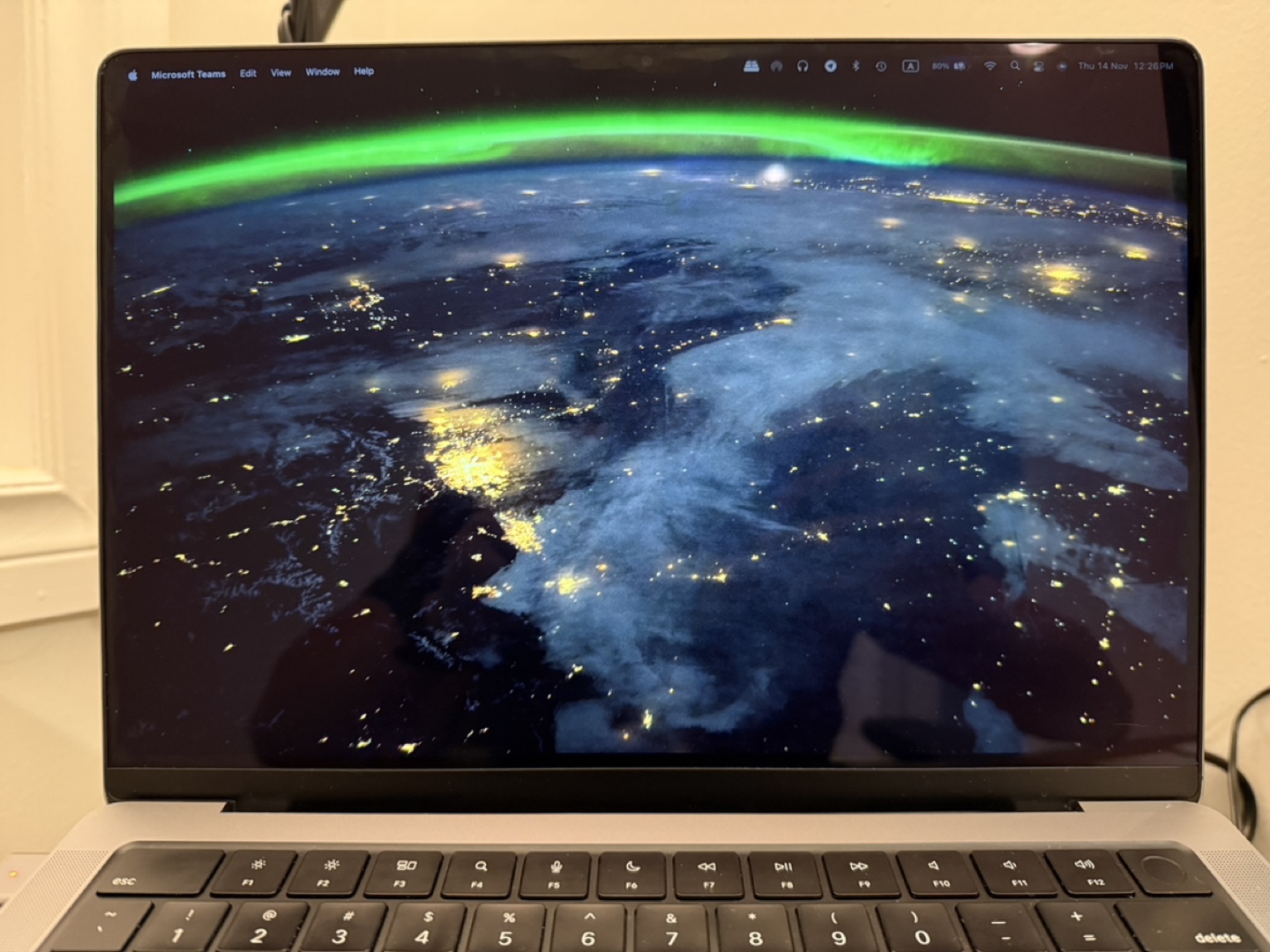 MacBook Pro M1 Pro 2021 14" 32GB Ram 1TB Storage - photo 2