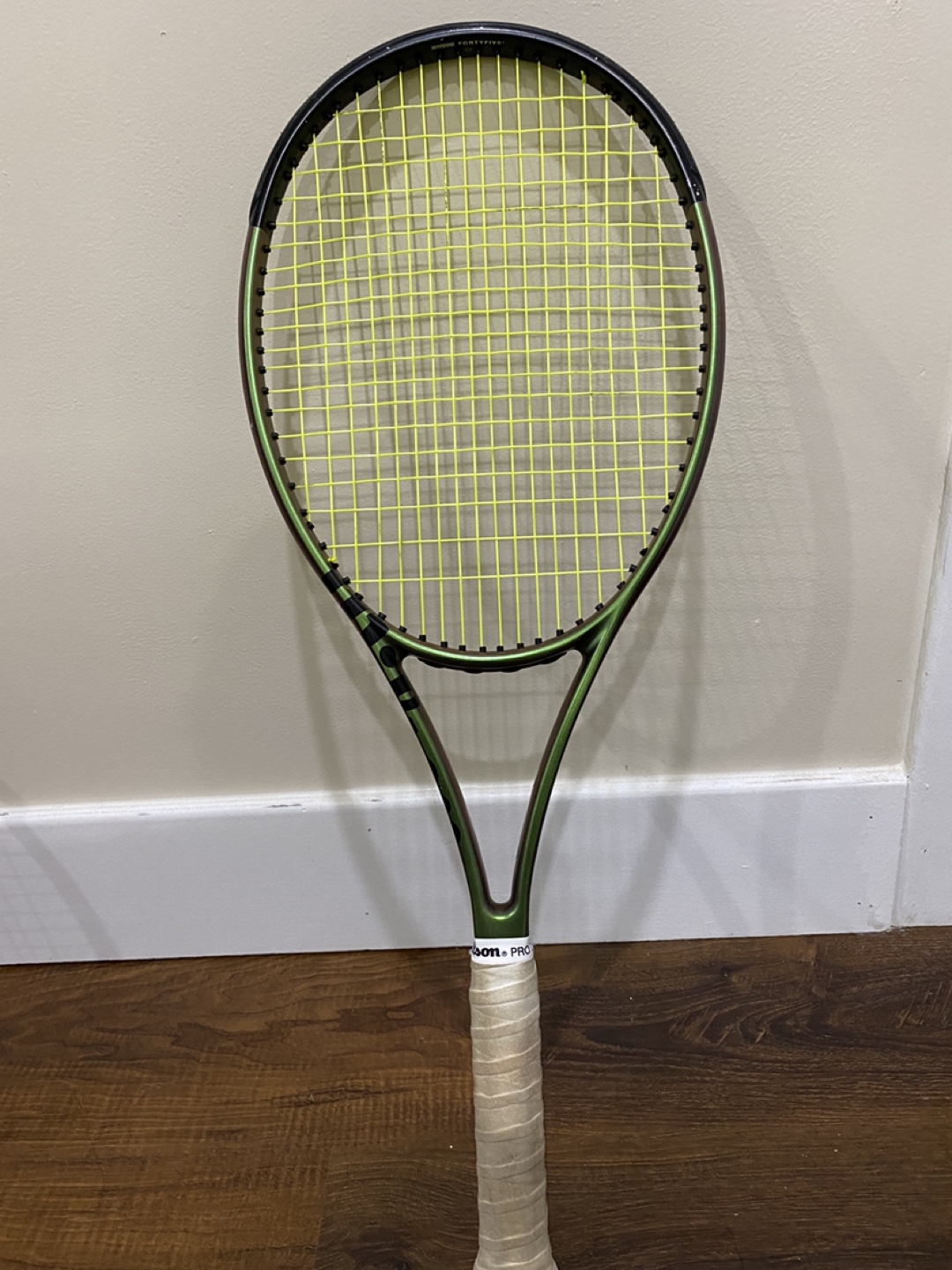 Wilson Blade V8 18x20 Tennis Racquet