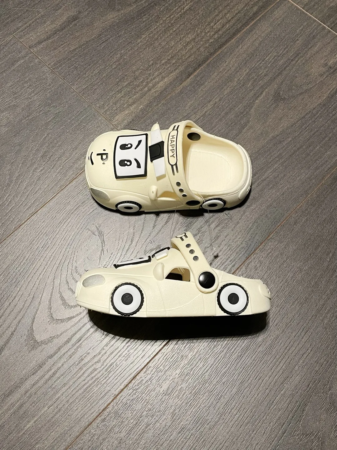 Brand New Croc Style Kids Sandals image indicator(4)
