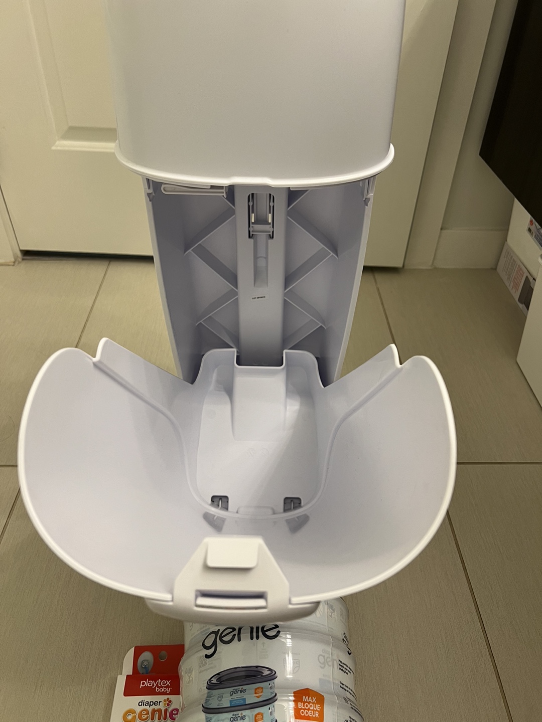 Diaper Genie Elite Diaper Pail/ carbon filter /genie refill - photo 2