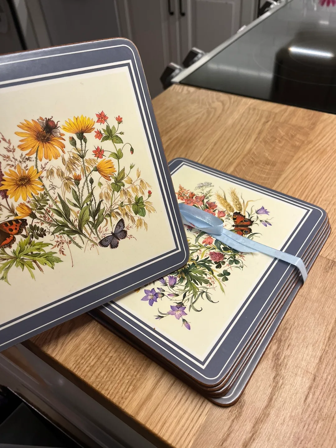 Set of 6 Vintage Floral Placecards for Meals Decor Etc image indicator(3)