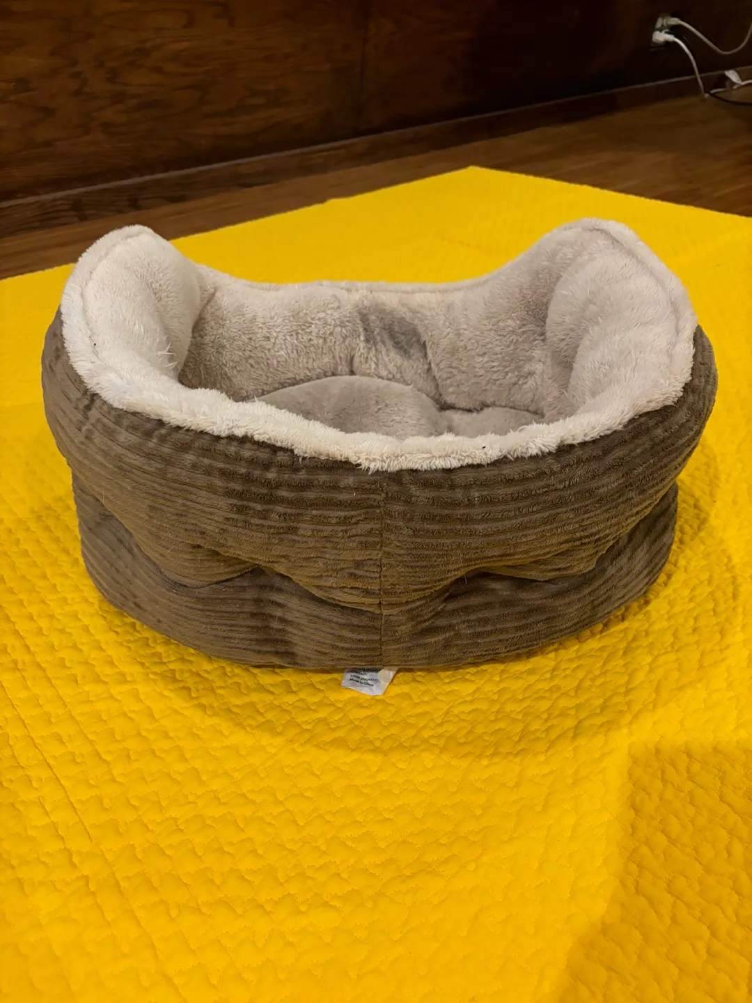 Khaki and White Dog Bed image indicator(4)