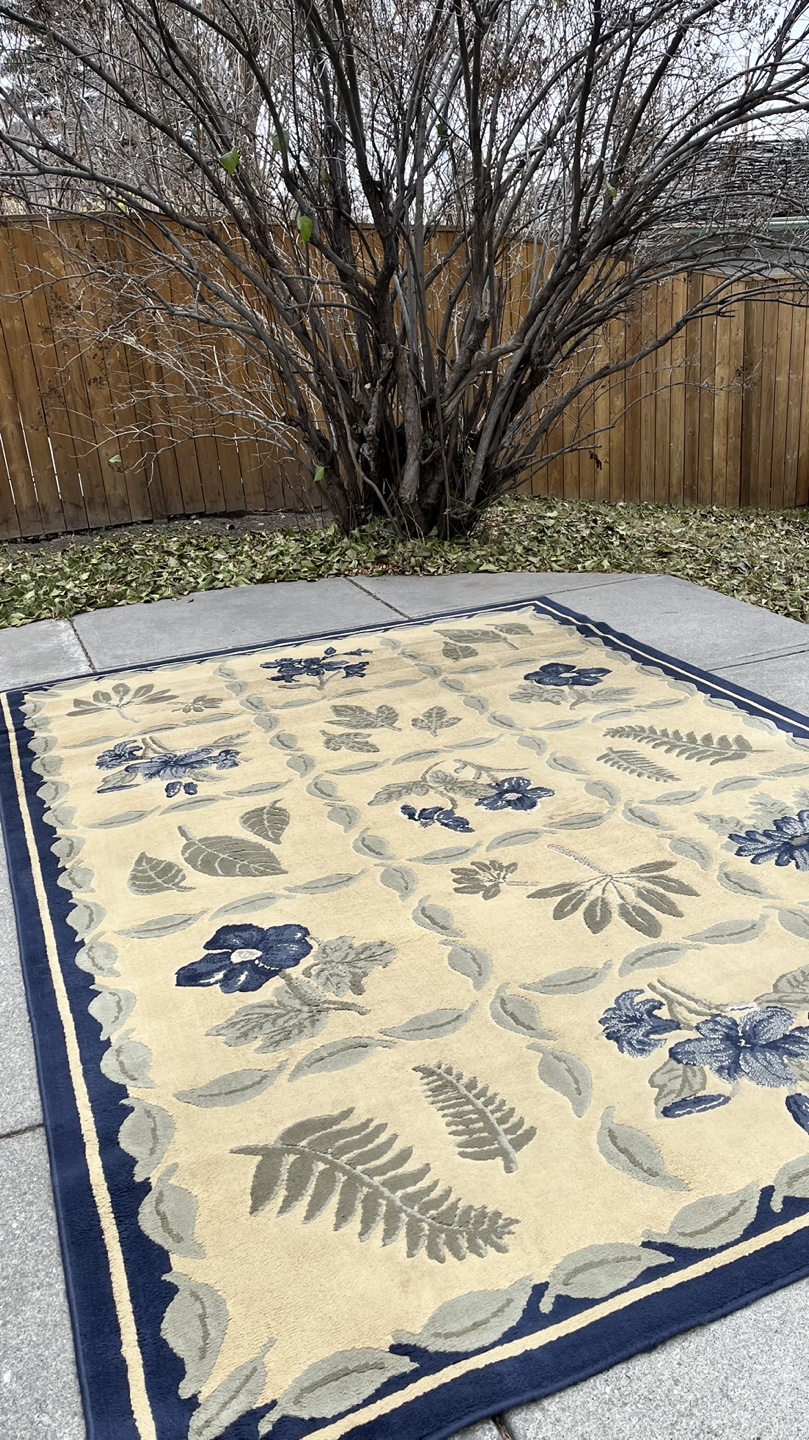 Large Floral Area Rug - photo 4