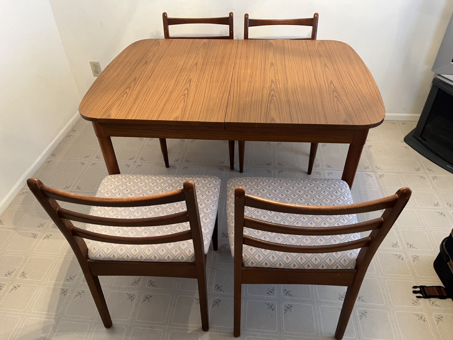 Mid Century Modern  Dining Table Set with 4 chairs