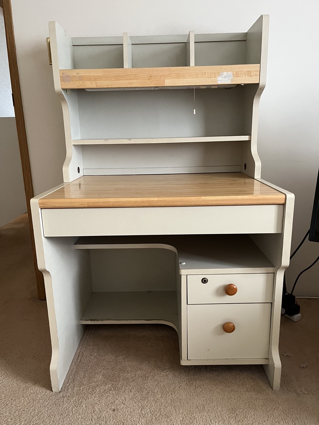 White Computer Desk with Hutch