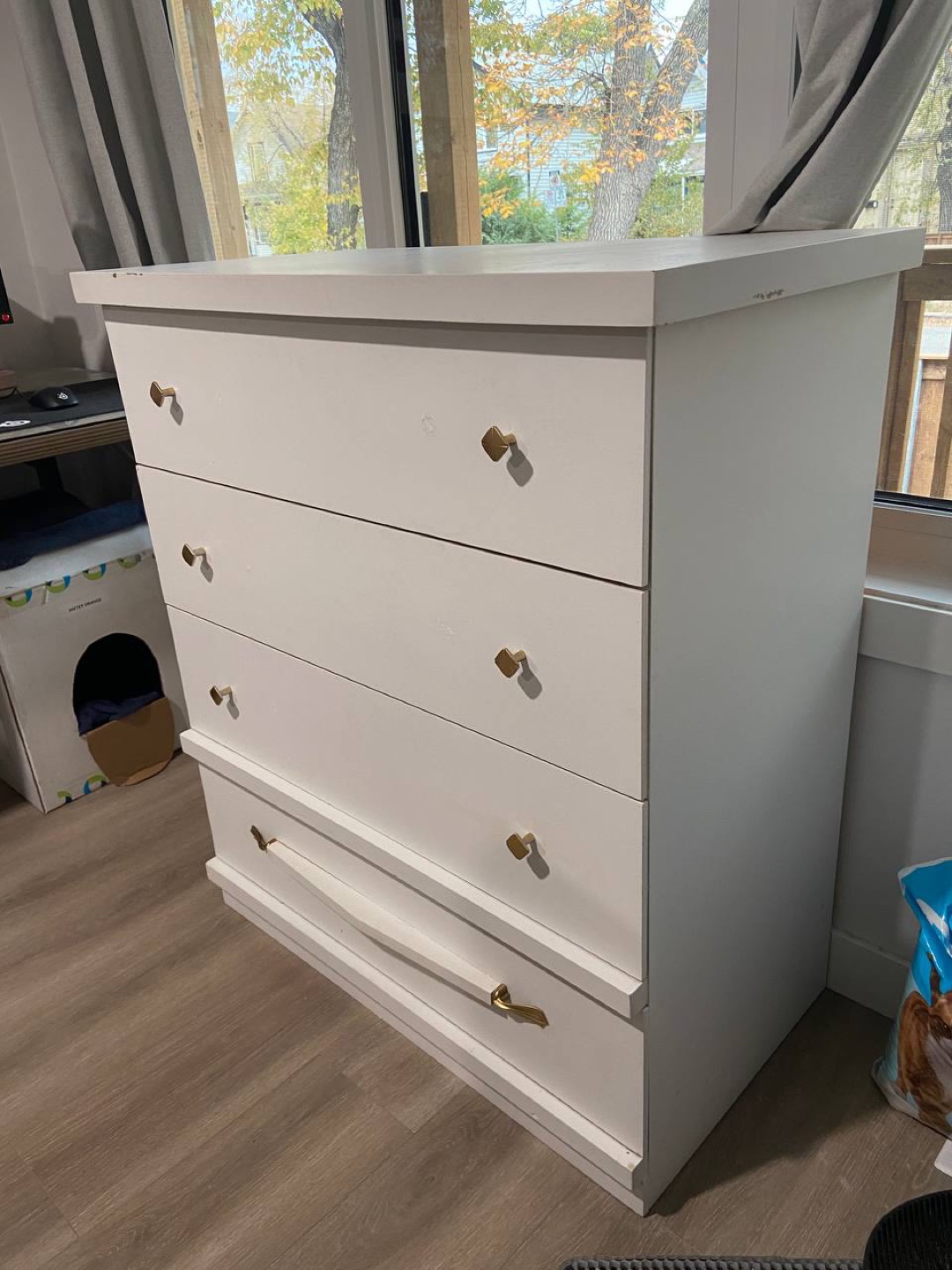 White Four Drawer Dresser 19x36x40,5 inch - photo 2