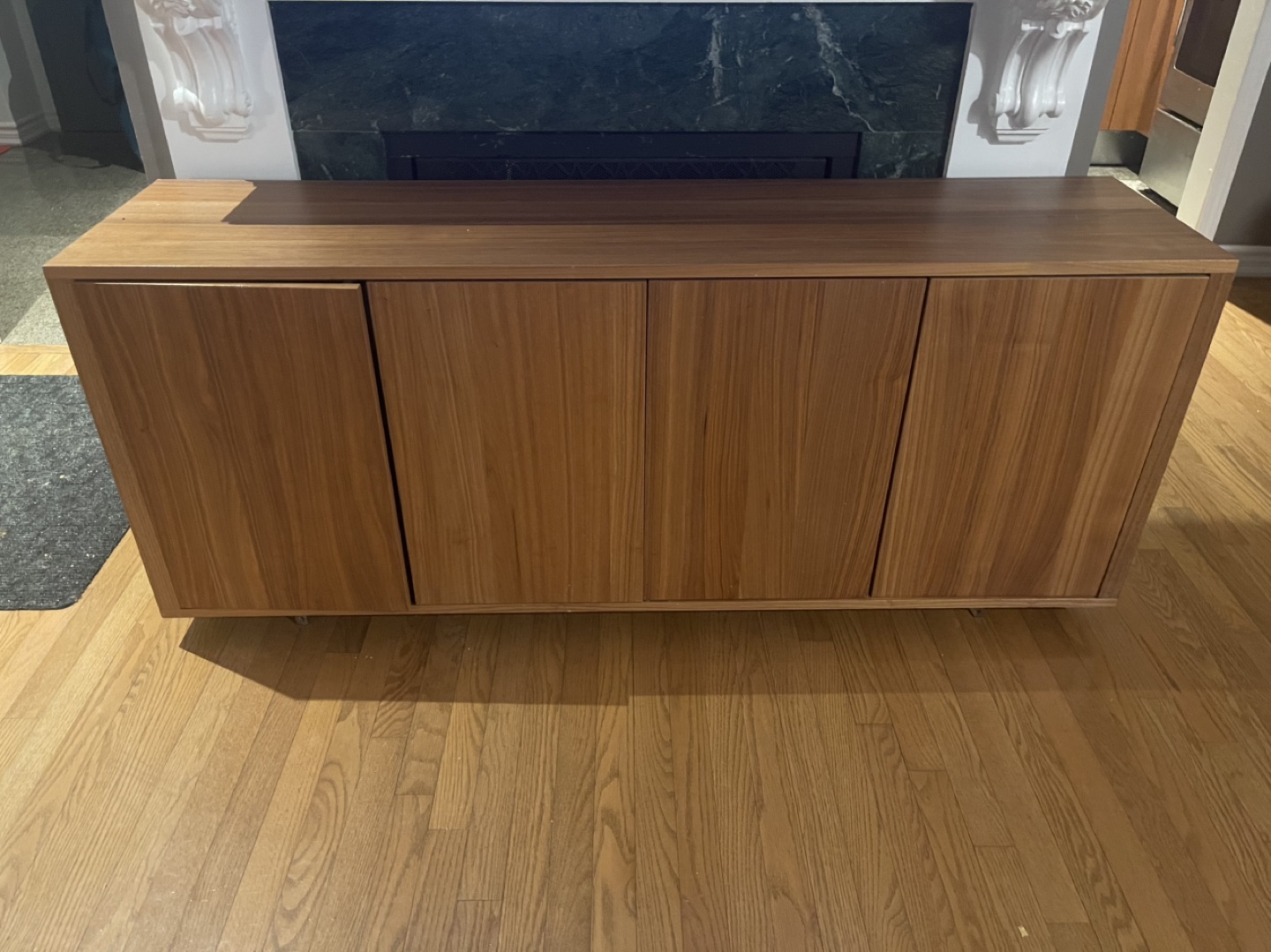 Wooden cabinet / TV bench