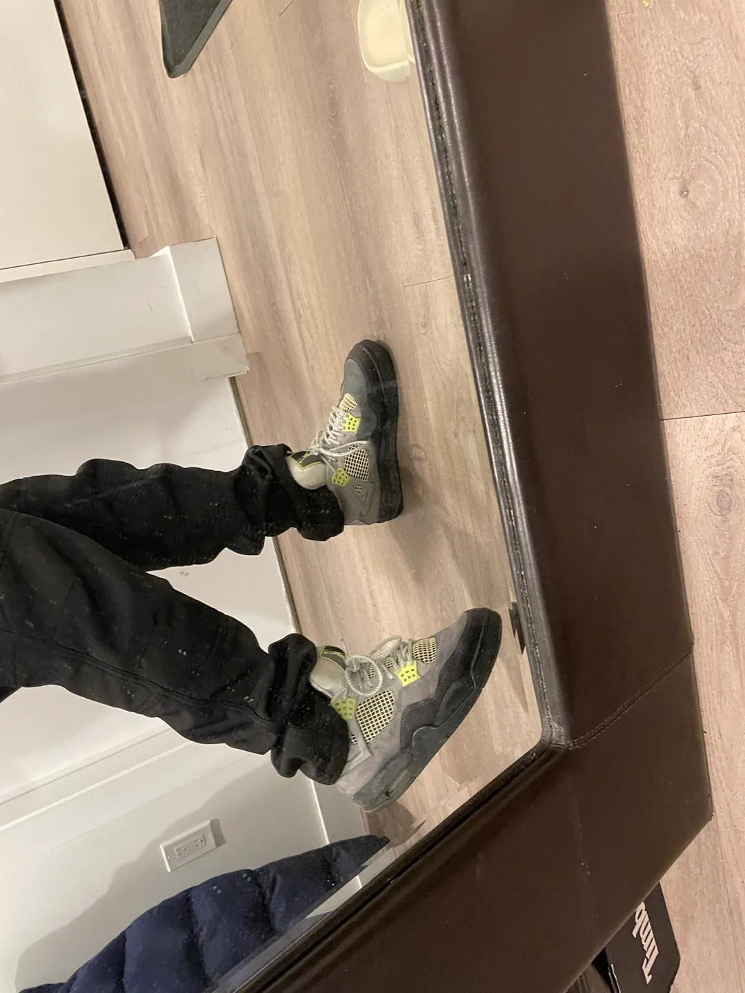 Air Jordan 4 Retros image indicator(2)