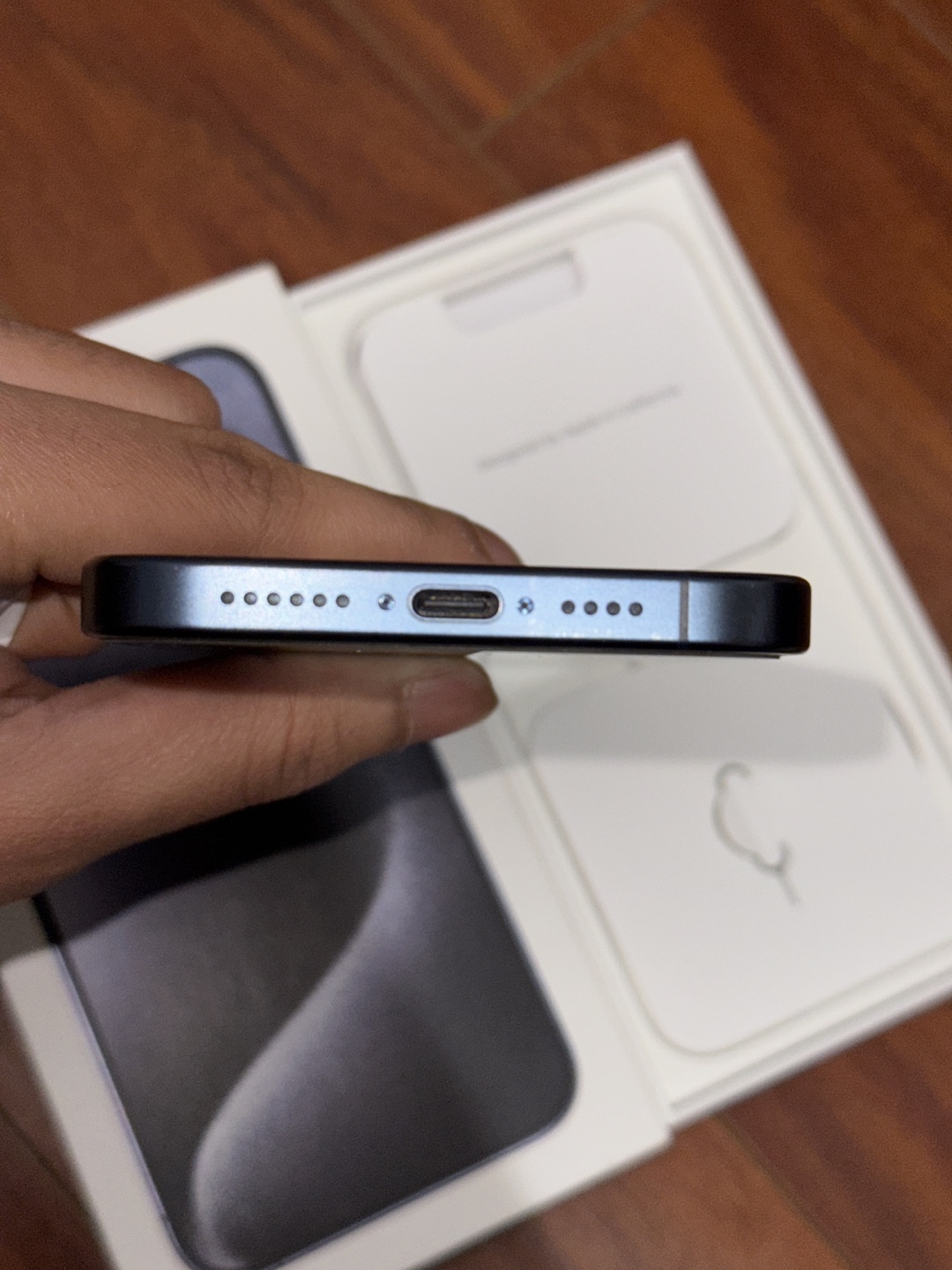 iPhone 15 Pro Max - photo 5