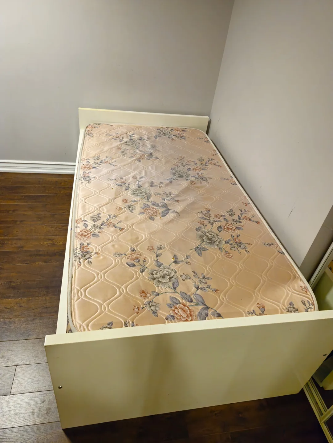 Twin Size Bed Frame image indicator(2)