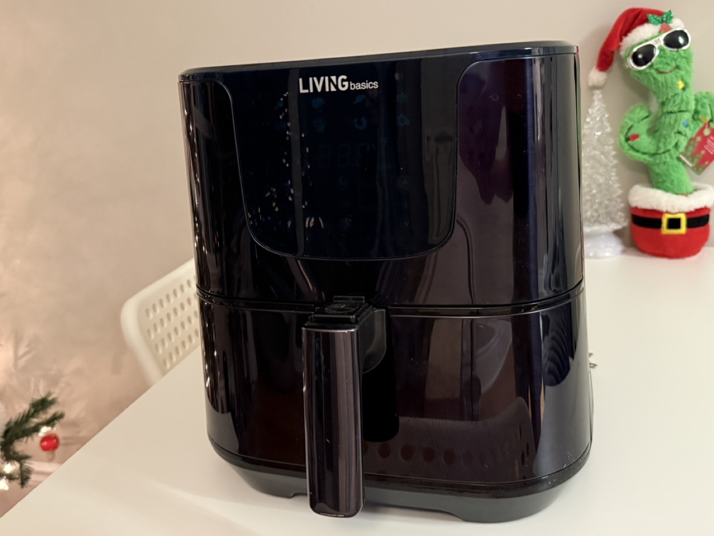 Living Basics Air Fryer 8 Preset Programs 1700W