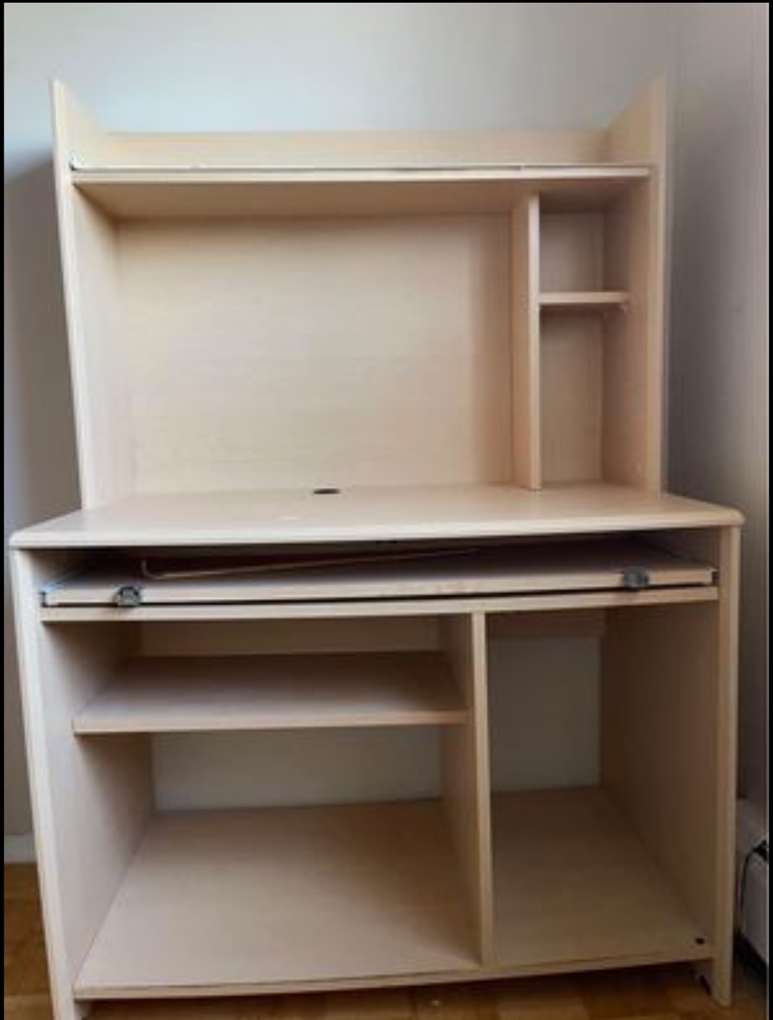 Computer Desk with Hutch