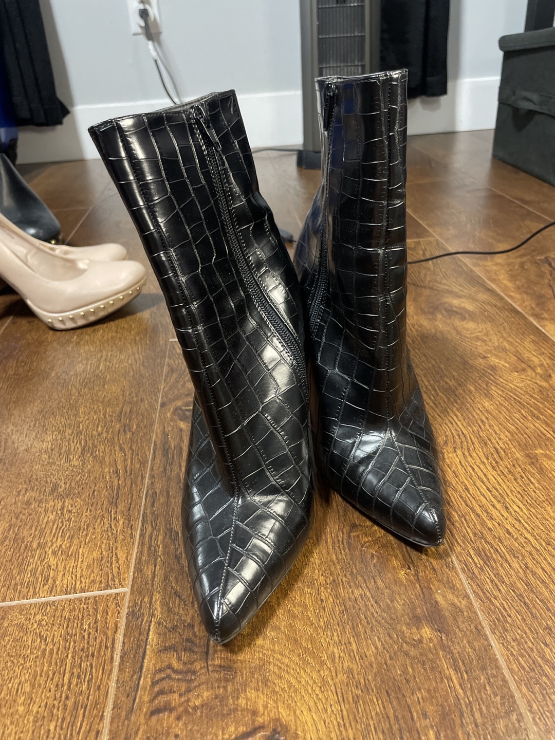 Crocodile look ankle heels - photo 3