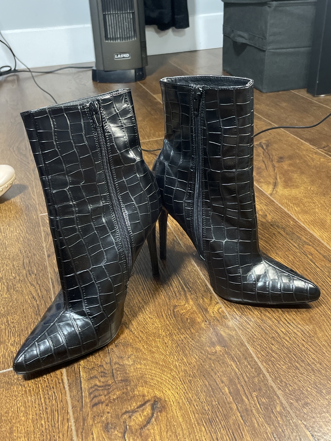 Crocodile look ankle heels - photo 2