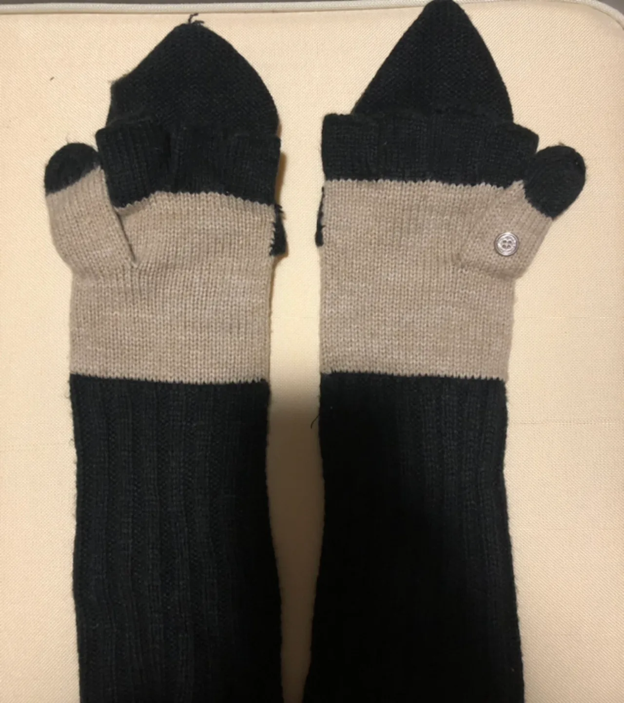 Like New - Black and Beige Fingerless Gloves image indicator(2)