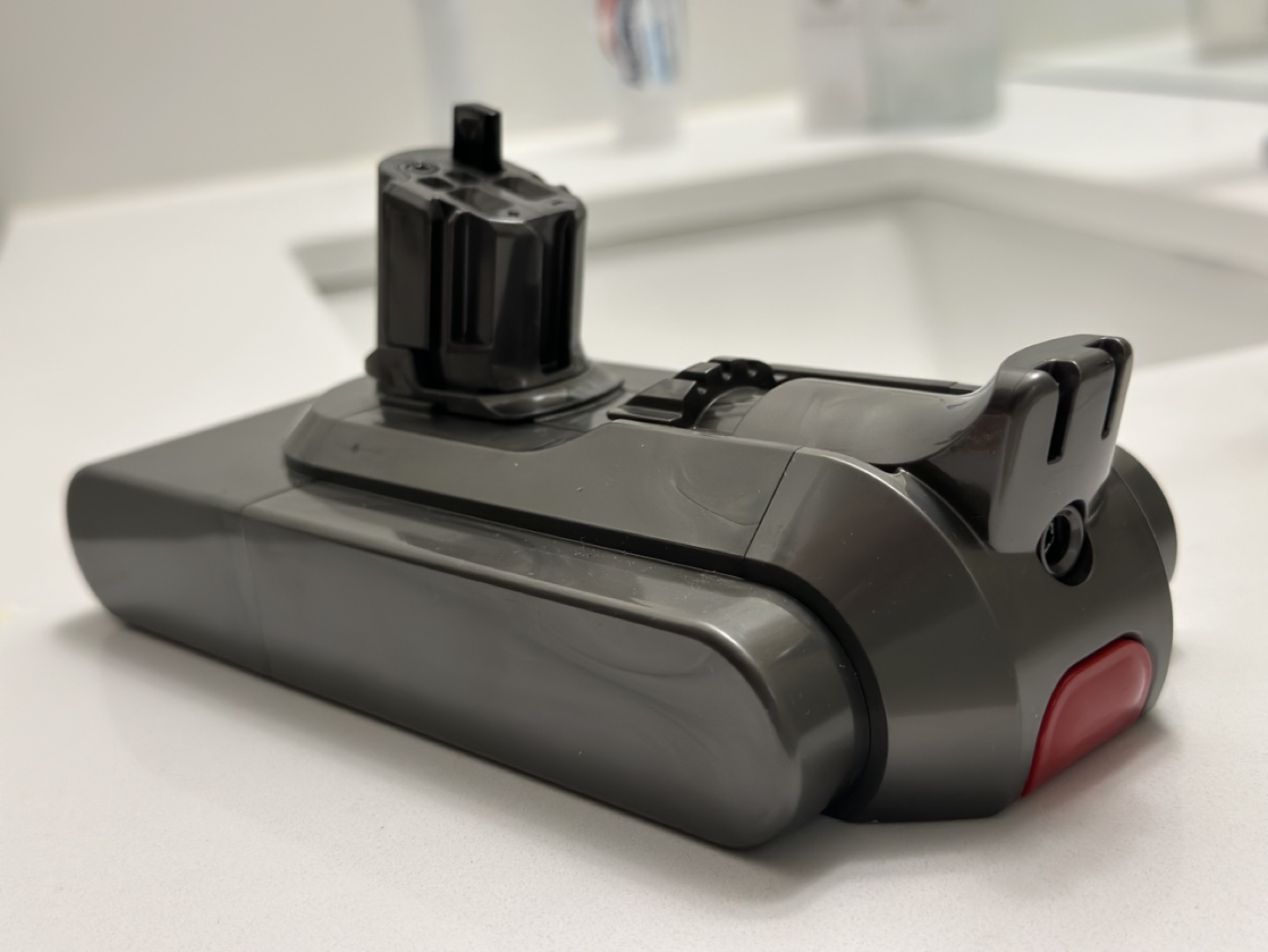 Dyson V15 Battery - photo 2