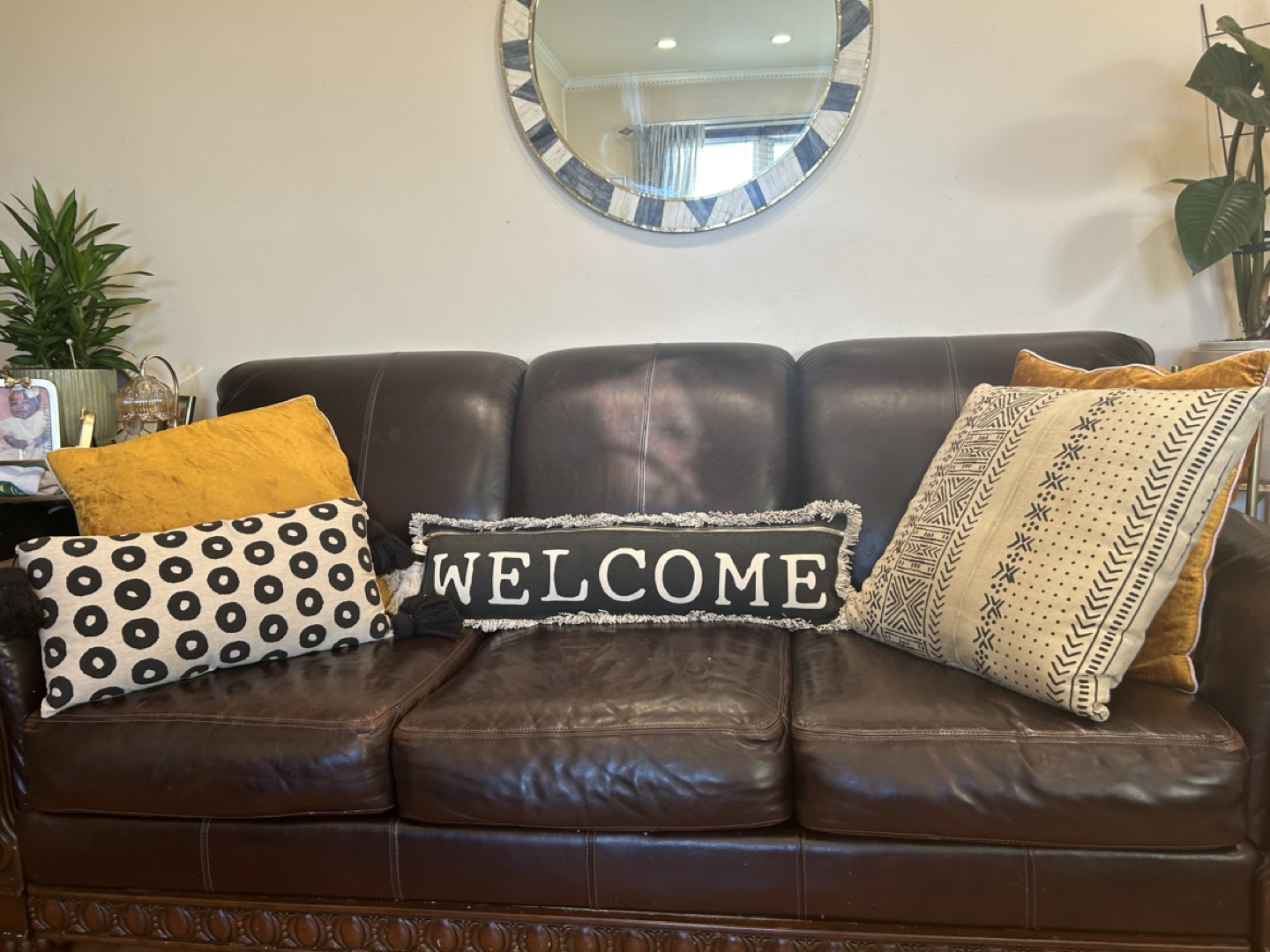 Free Raymore and Flanagan Leather Sofa - photo 2