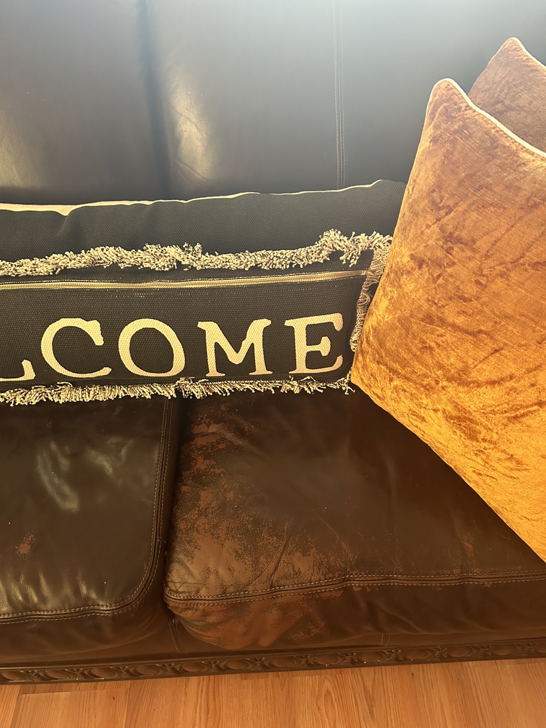 Free Raymore and Flanagan Leather Sofa - photo 4