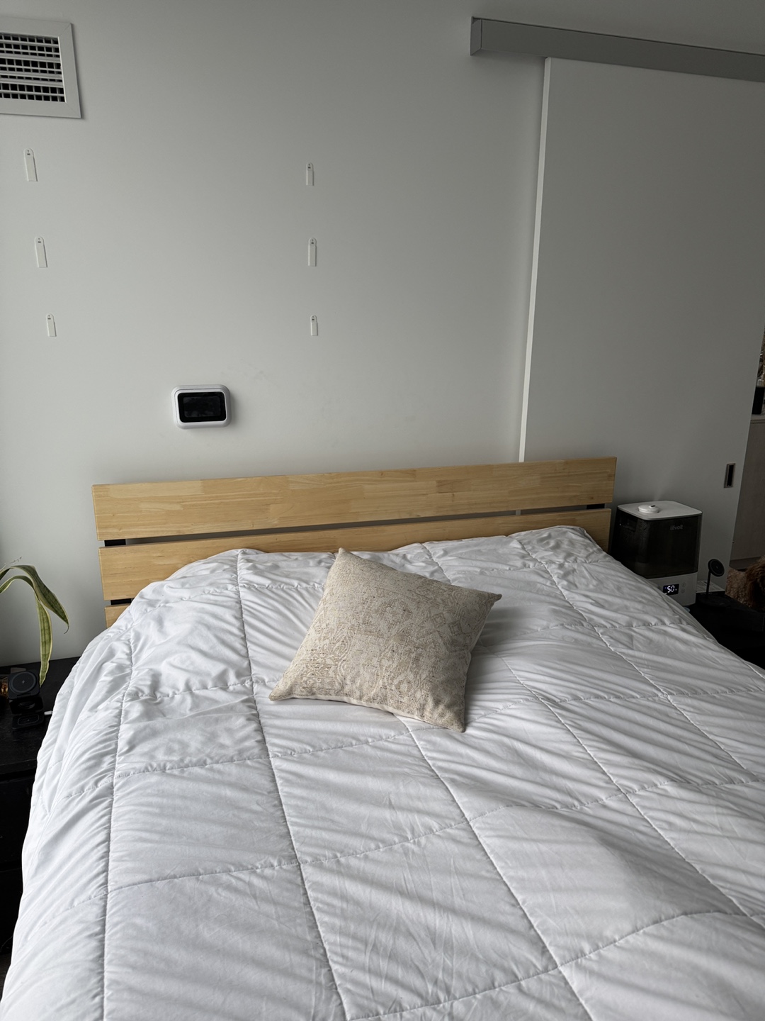 Zinus Queen Bed Frame - Paul Bed Frame with Wood Headboard - photo 2