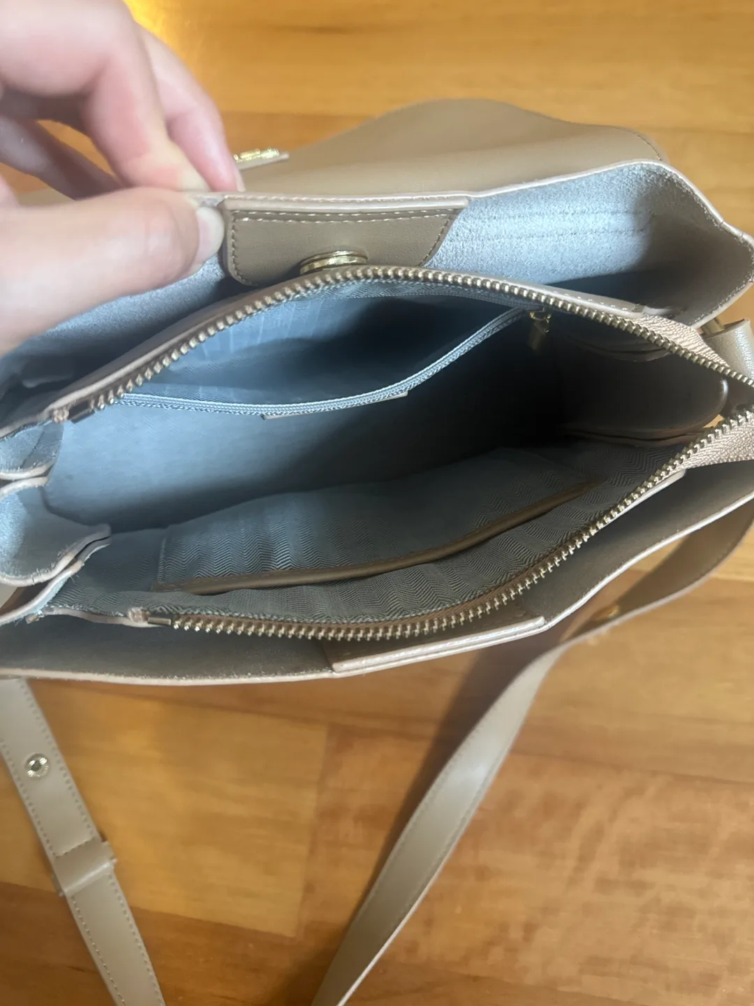 Beige Shoulder Bag image indicator(3)