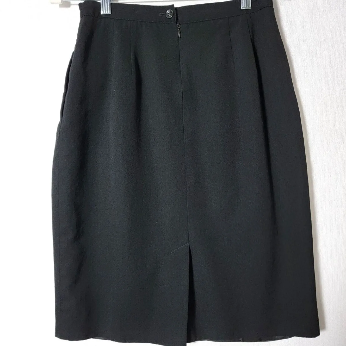 100% Wool Vintage Liz Claiborne Black Pencil Skirt Size 8 image indicator(7)