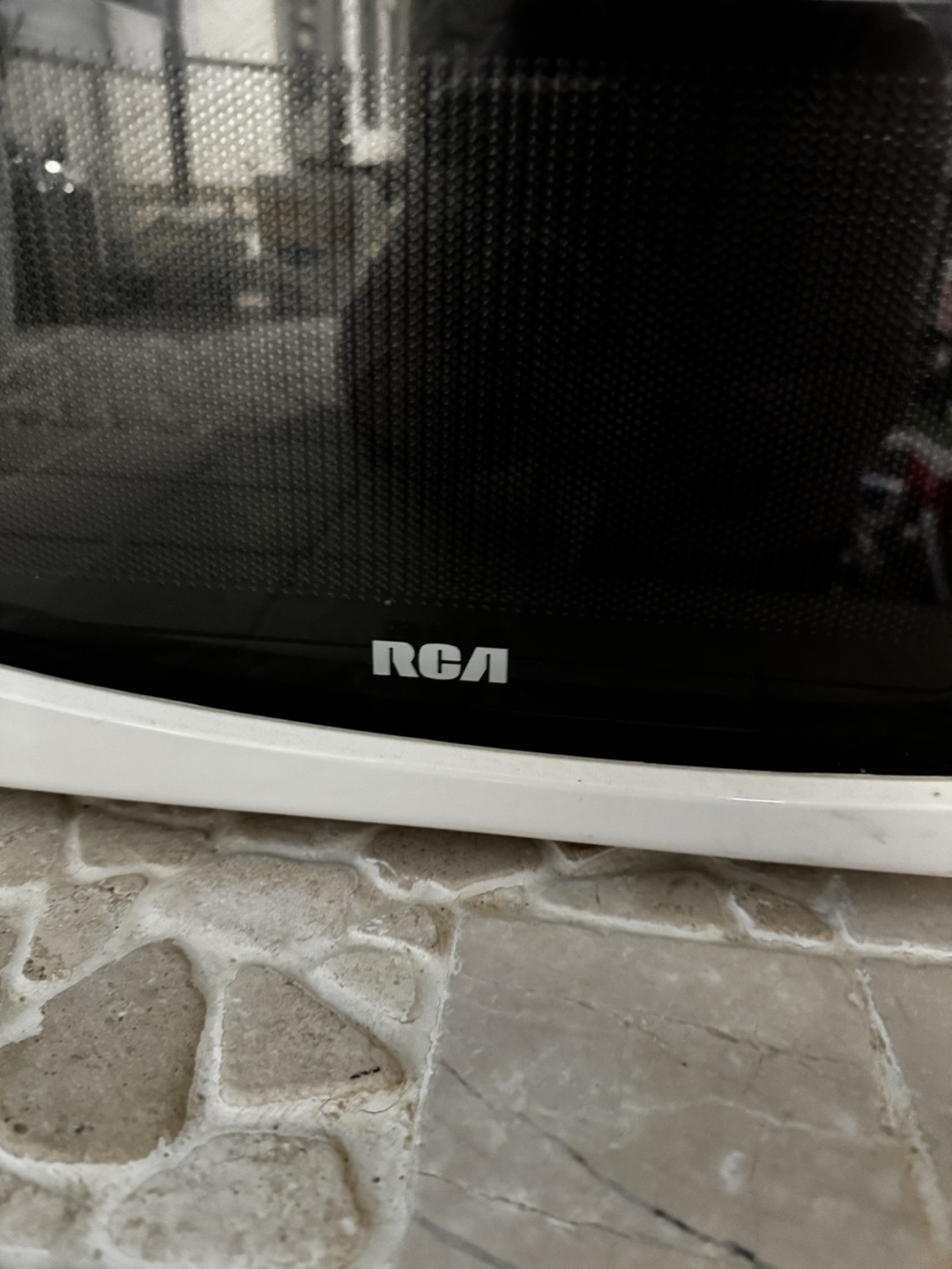 White RCA microwave - photo 2