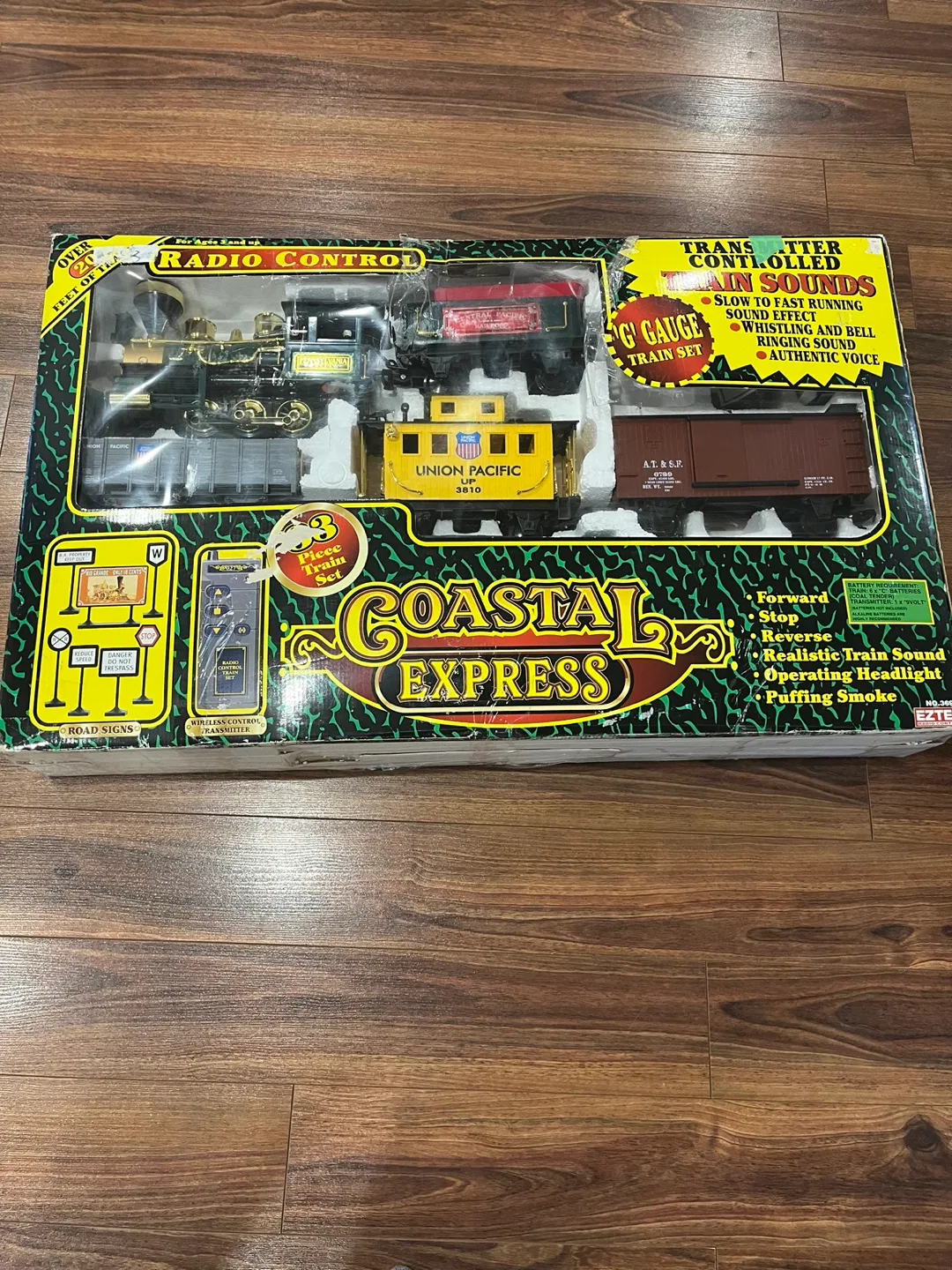 Coastal Express G Gauge Radio Controlled Train Set image indicator(2)