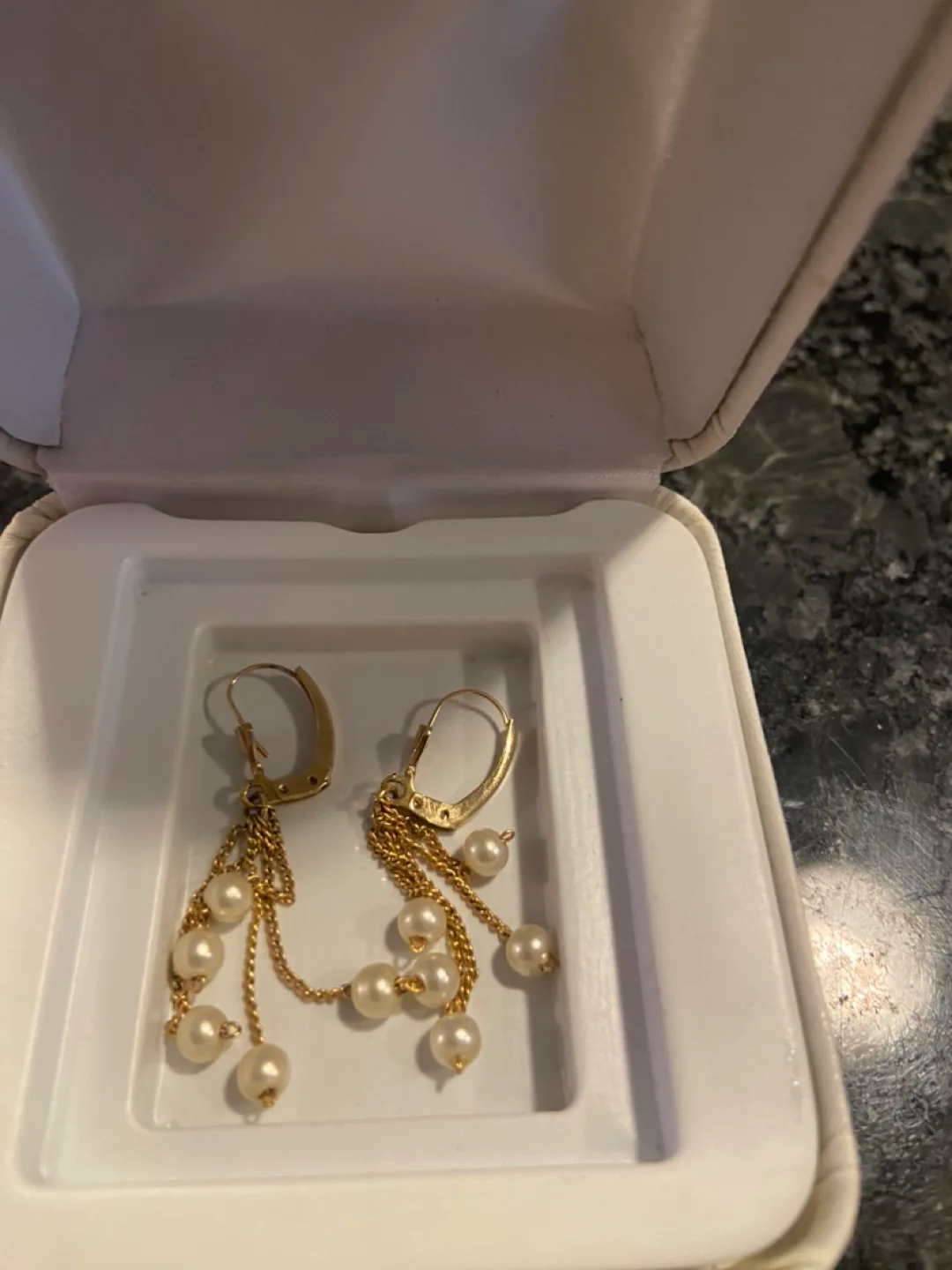 Gold Pearl Dangle Earrings image indicator(3)