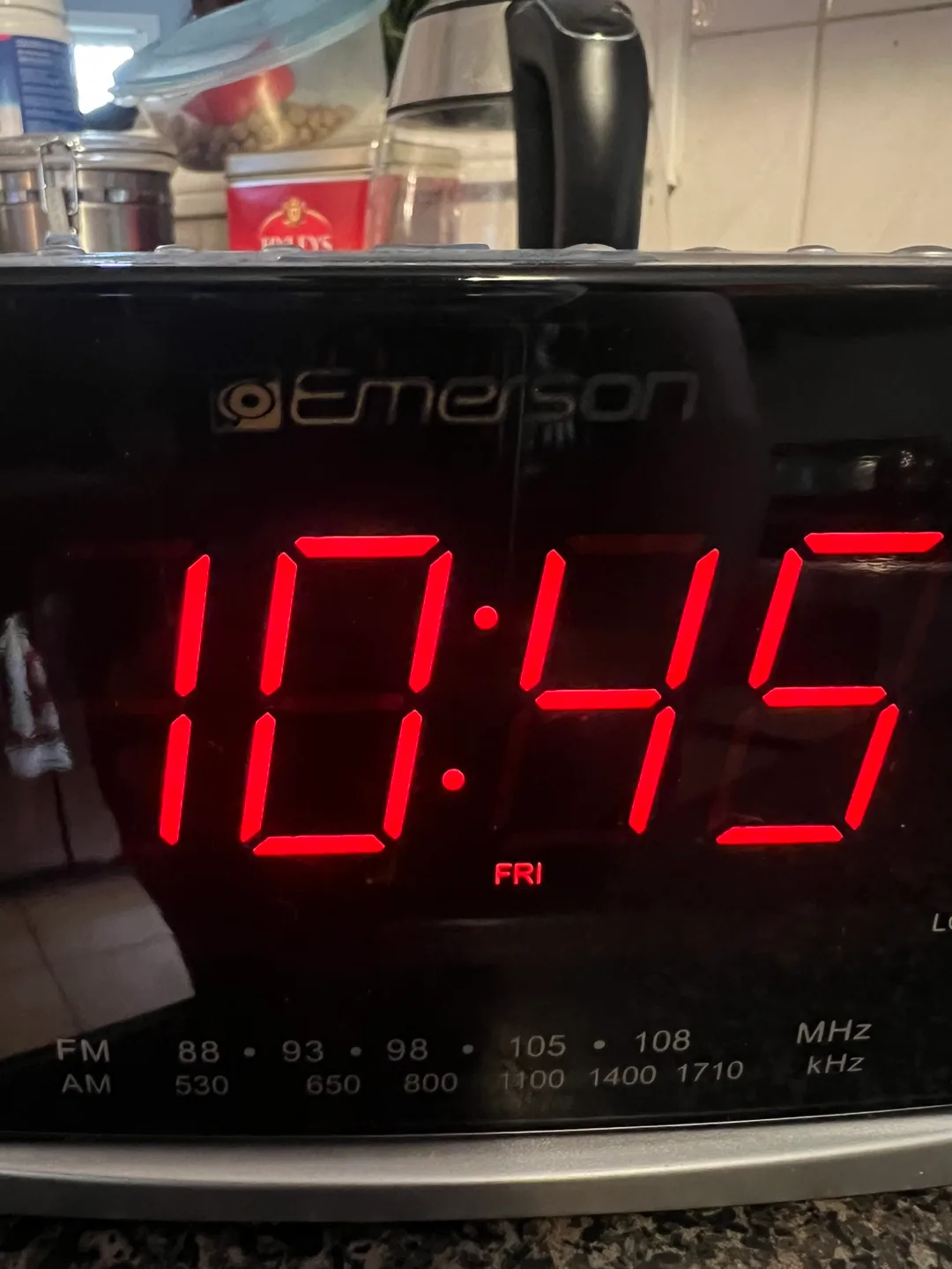 Emerson SmartSet Time Projector Clock Radio image indicator(2)