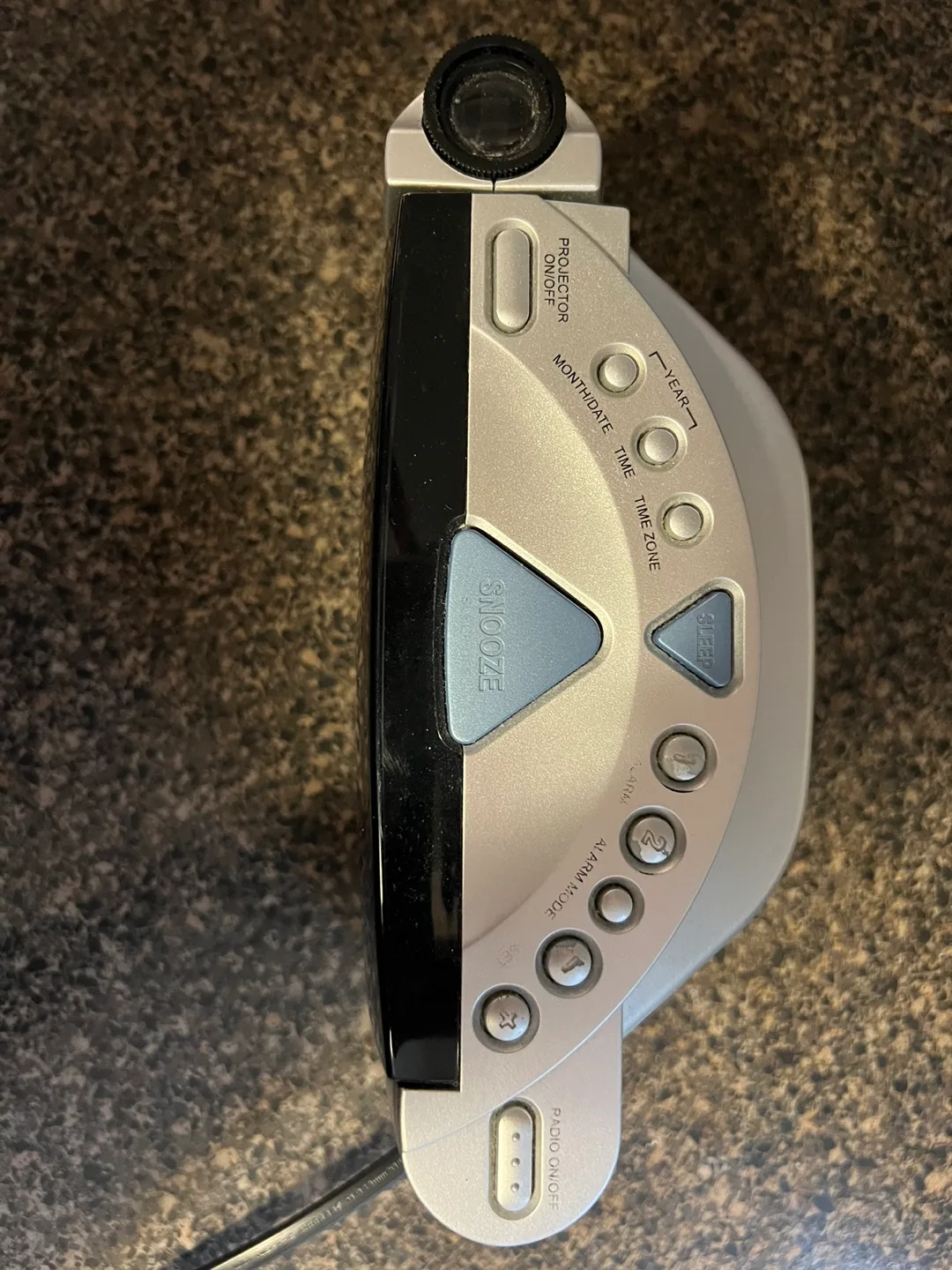 Emerson SmartSet Time Projector Clock Radio image indicator(3)